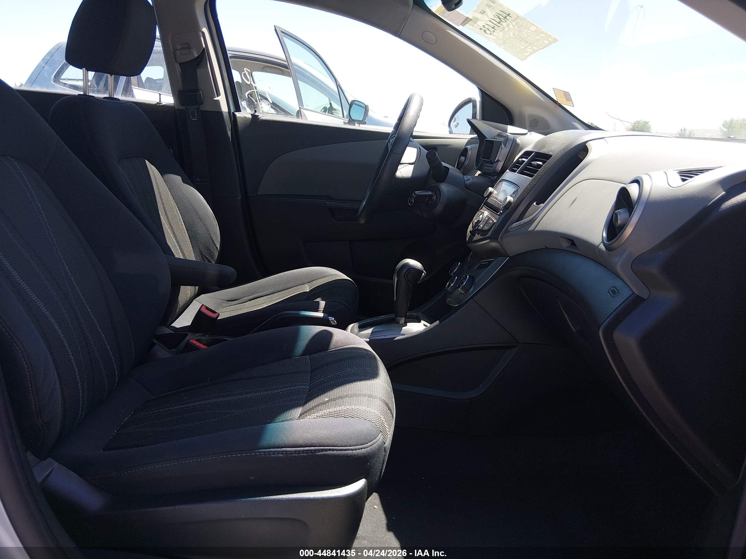 2013 Chevrolet Sonic Lt Auto Silver vin: 1G1JC6SB5D4181794