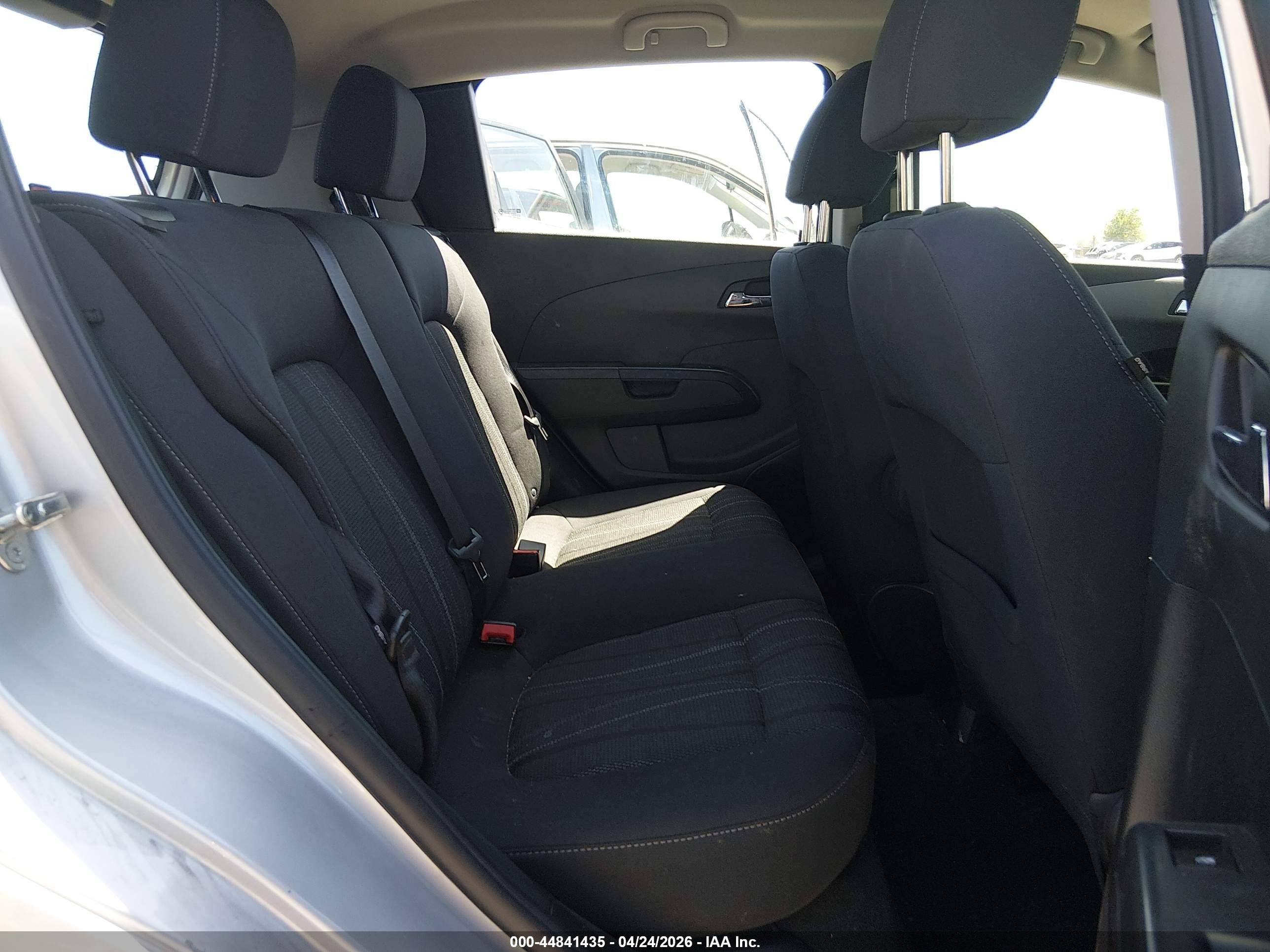 2013 Chevrolet Sonic Lt Auto Silver vin: 1G1JC6SB5D4181794
