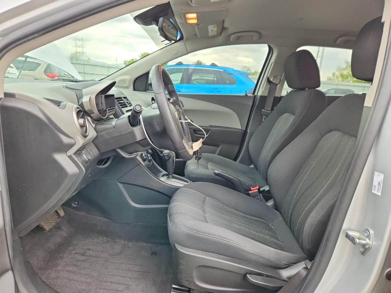 2013 Chevrolet Sonic Lt Серебряный vin: 1G1JC6SB8D4160907