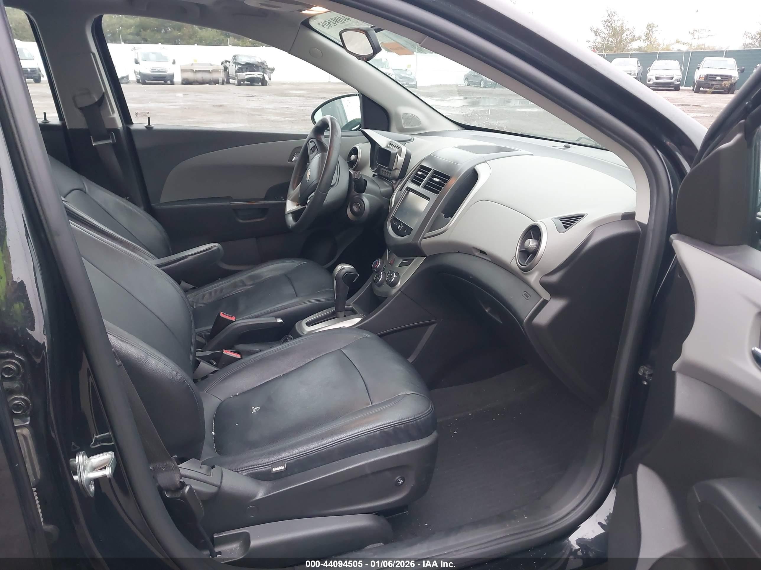 2015 Chevrolet Sonic Lt Auto Black vin: 1G1JC6SB8F4114691