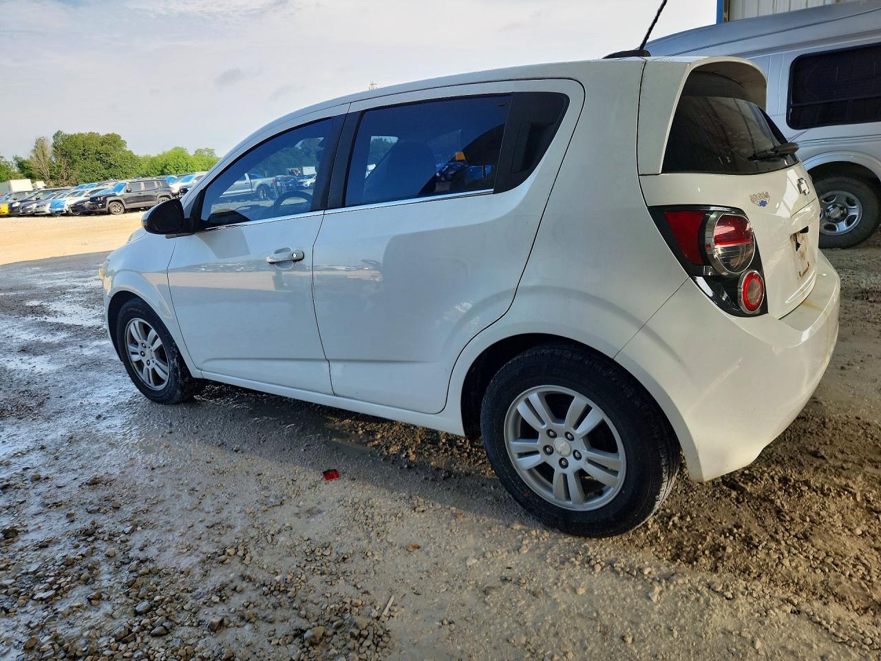 2015 Chevrolet Sonic Lt White vin: 1G1JC6SGXF4123369