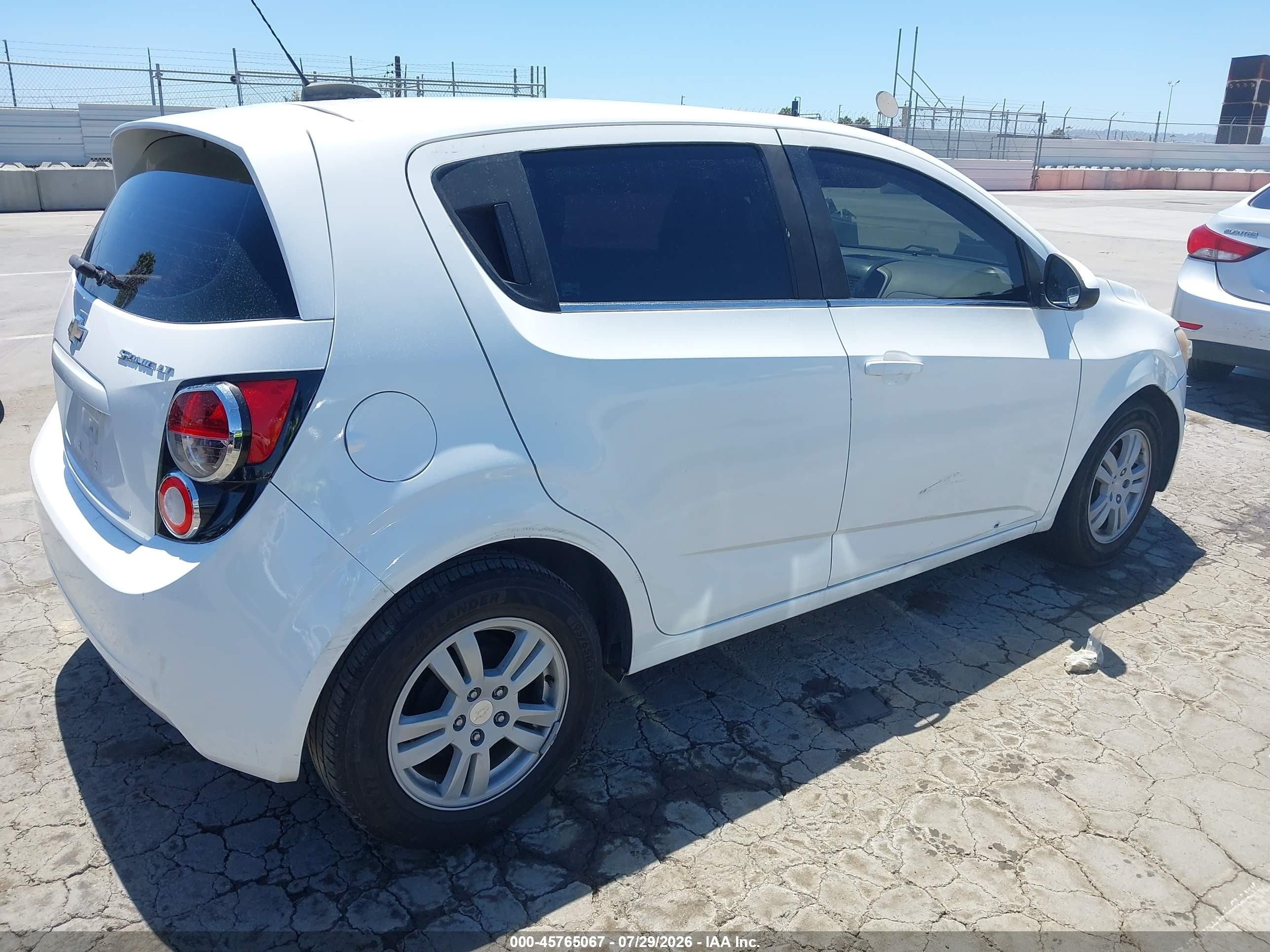 2015 Chevrolet Sonic Lt Auto White vin: 1G1JC6SGXF4188898