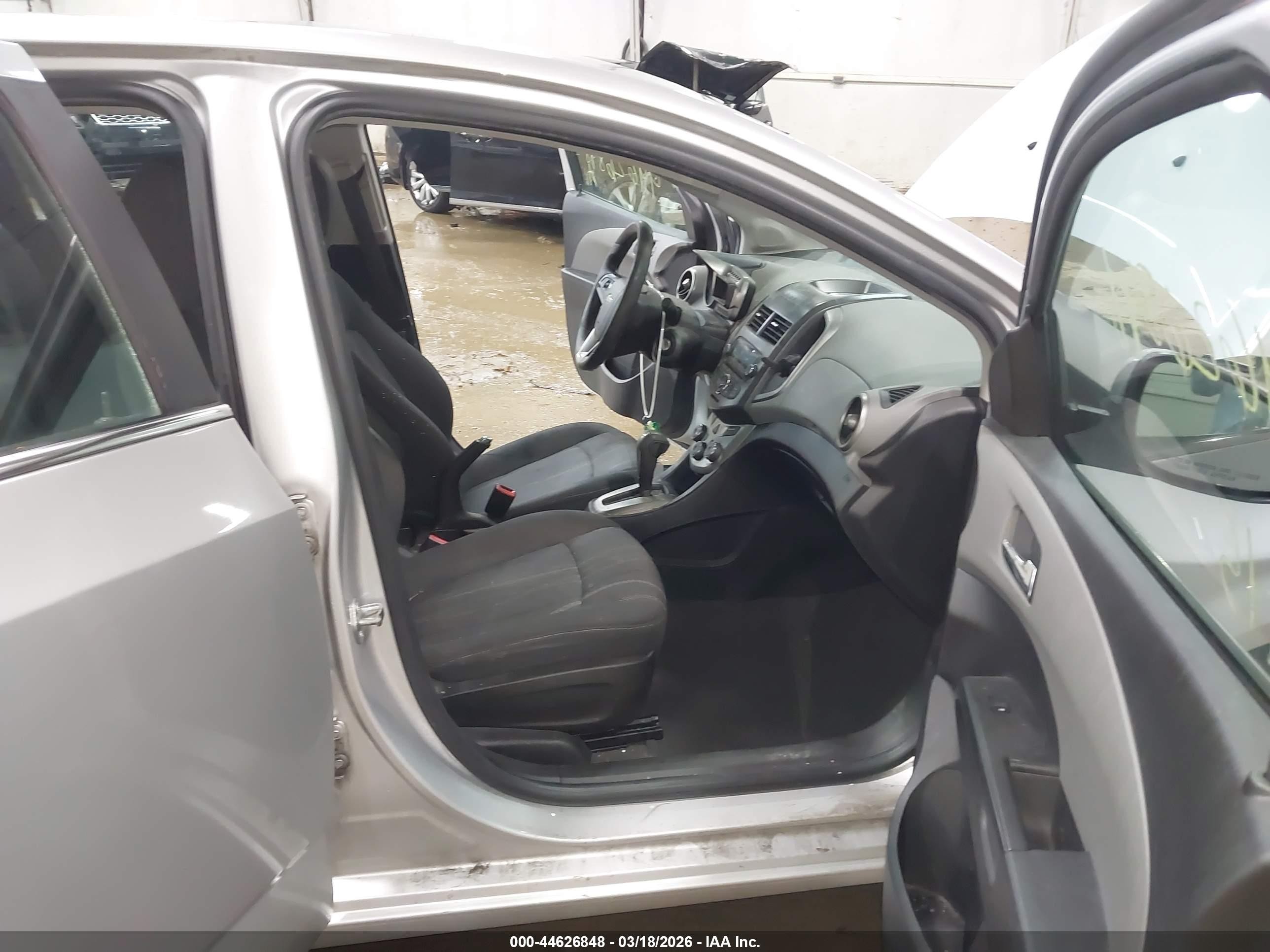 2015 Chevrolet Sonic Lt Auto Silver vin: 1G1JC6SGXF4220426