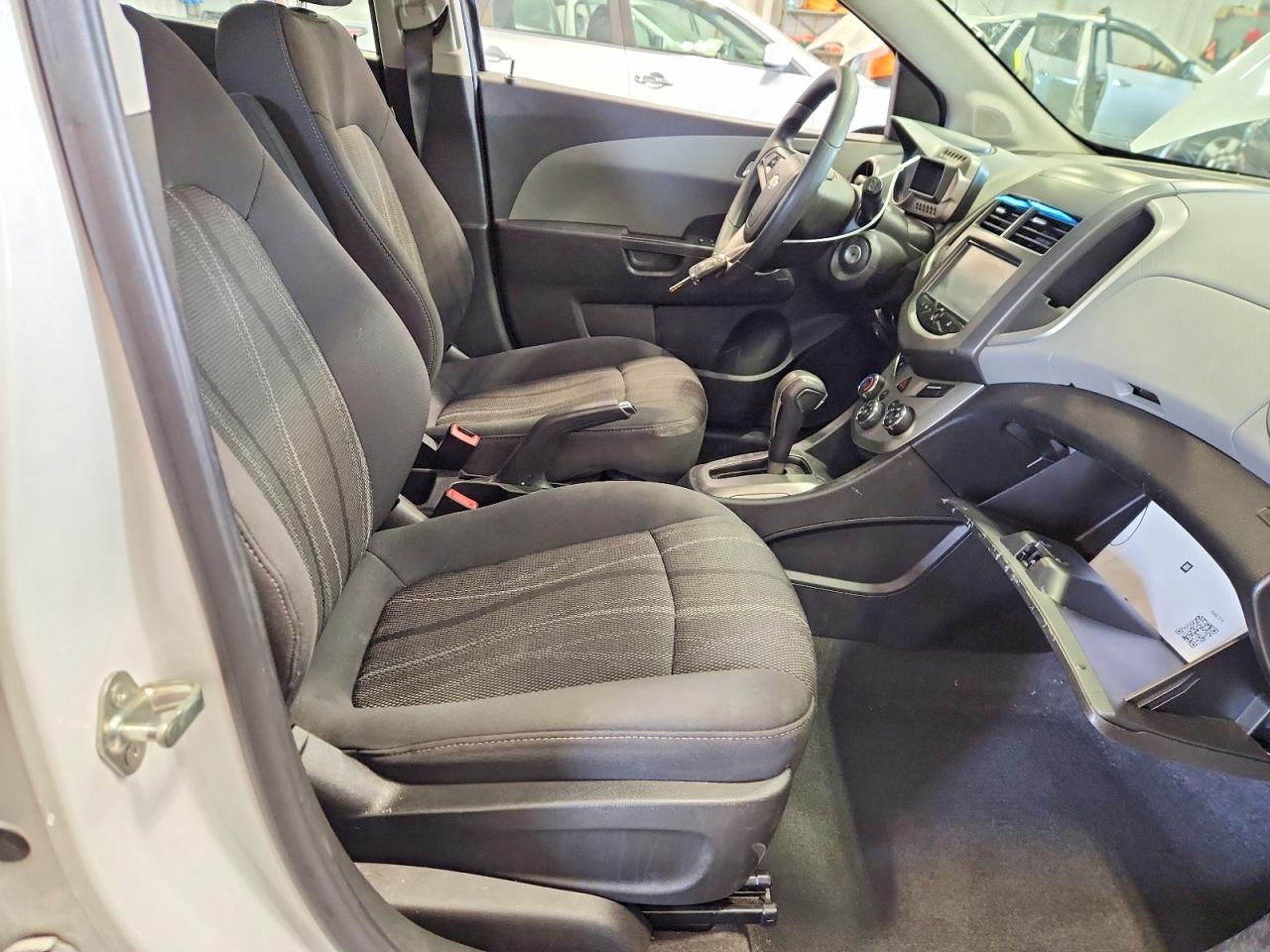 2014 Chevrolet Sonic Lt White vin: 1G1JC6SH1E4233296
