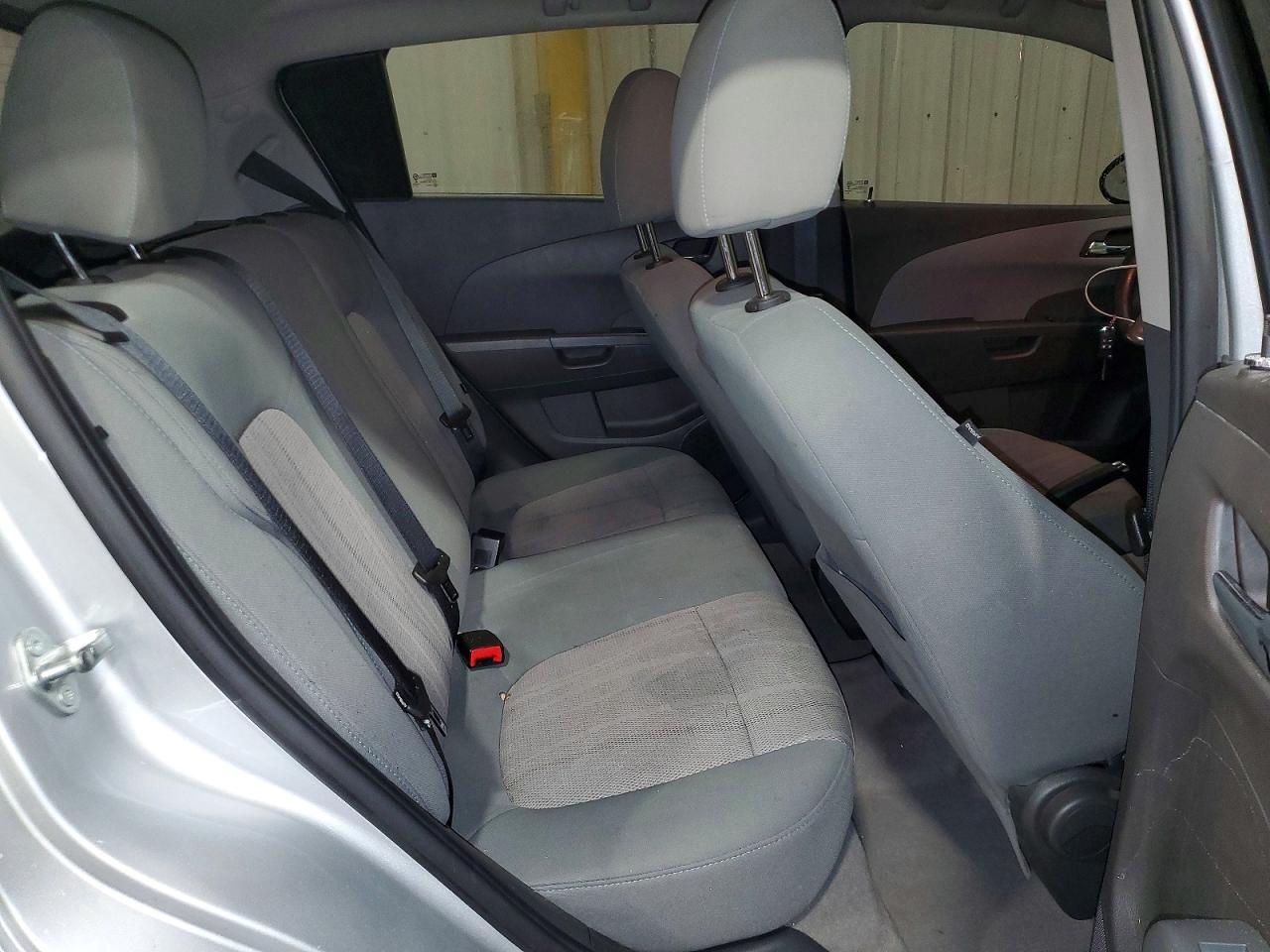 2014 Chevrolet Sonic Lt Серебряный vin: 1G1JC6SH2E4143476