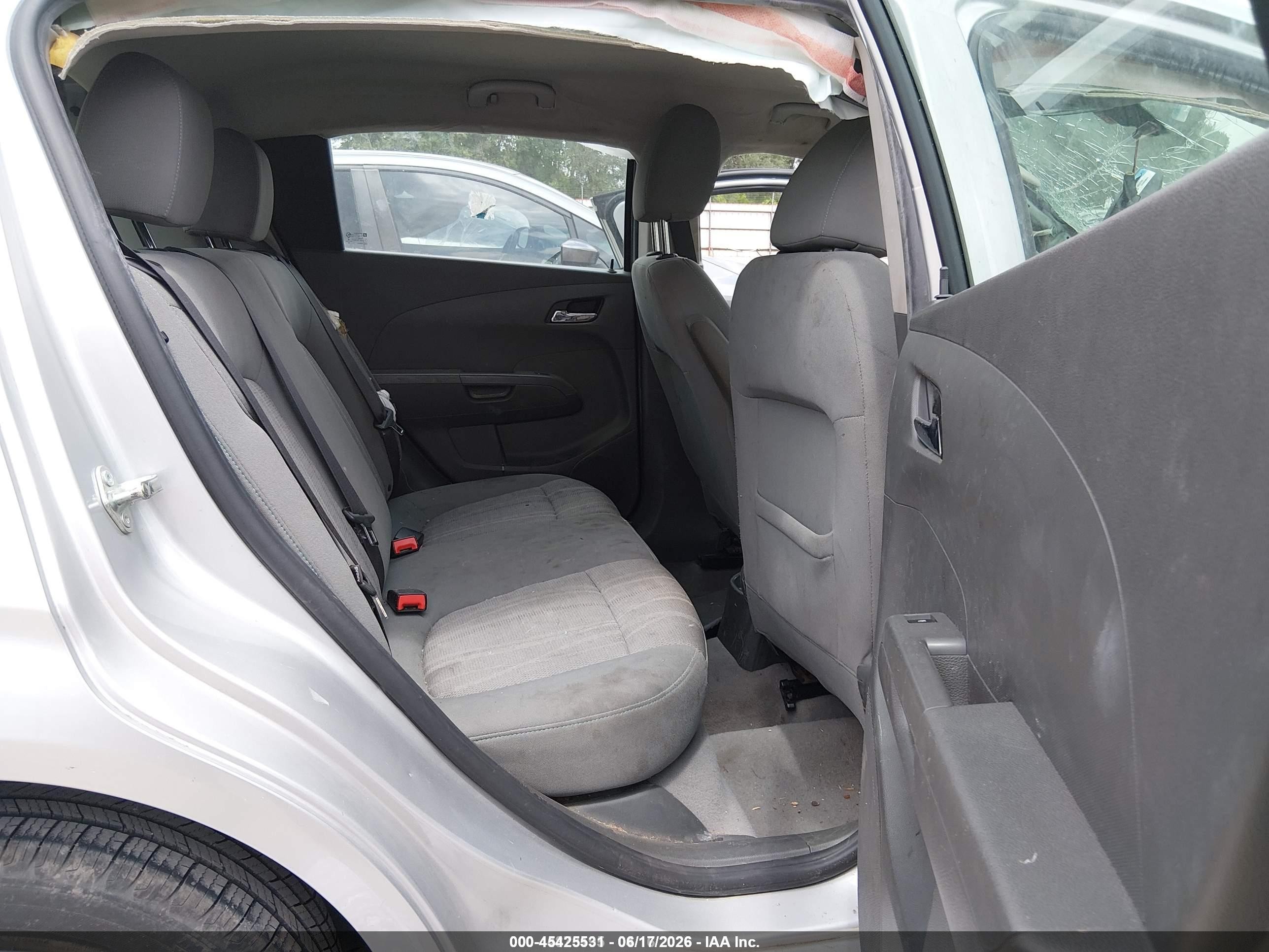 2015 Chevrolet Sonic Lt Auto Silver vin: 1G1JC6SH3F4135260