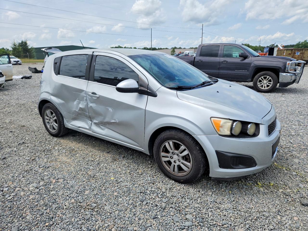 2015 Chevrolet Sonic Lt Серебряный vin: 1G1JC6SH4F4103305