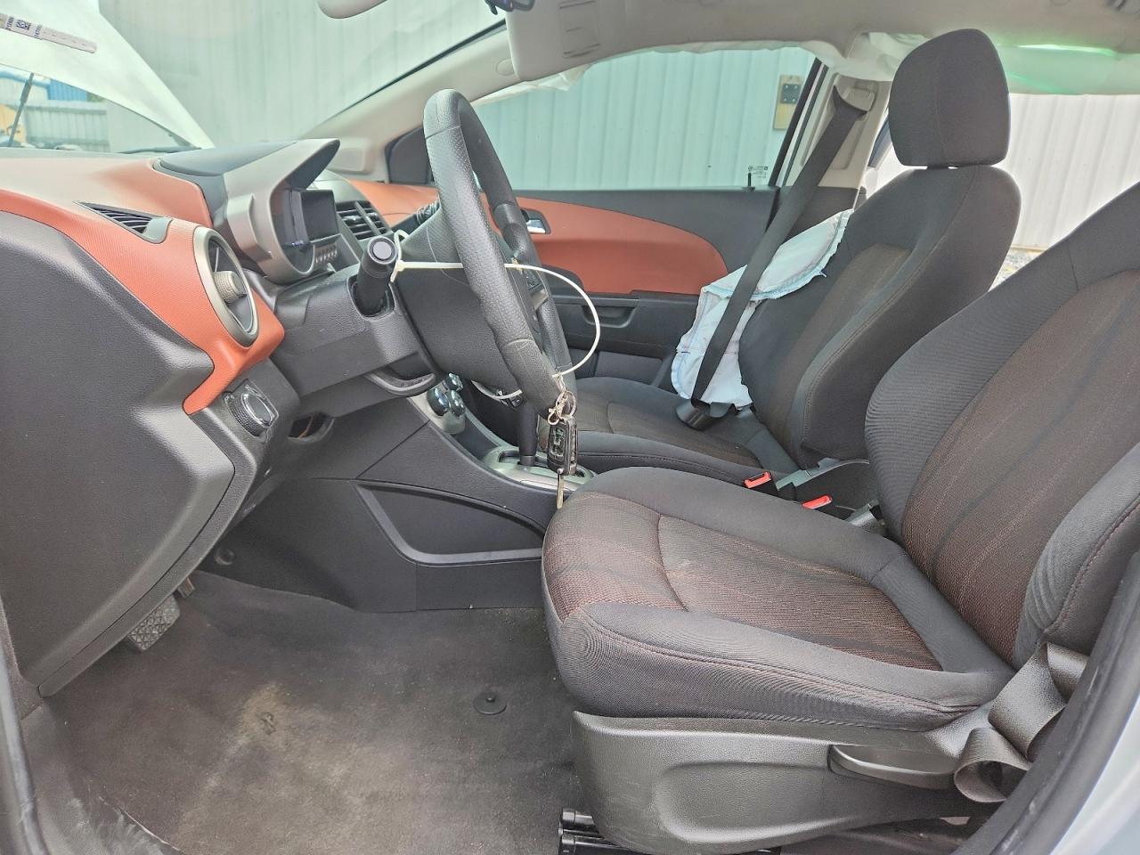 2015 Chevrolet Sonic Lt Серебряный vin: 1G1JC6SH4F4103305