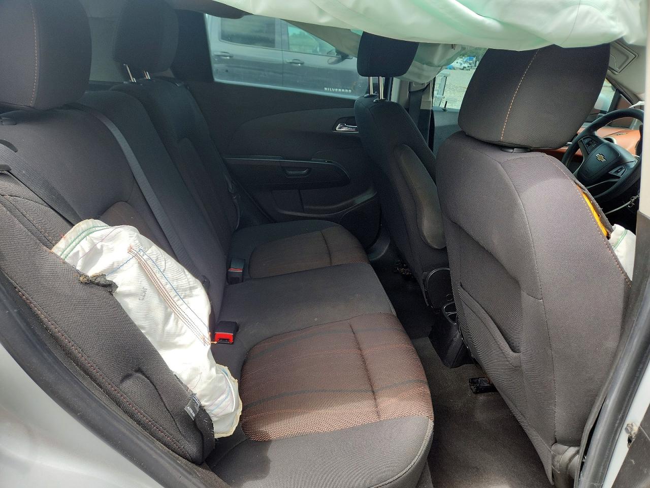 2015 Chevrolet Sonic Lt Серебряный vin: 1G1JC6SH4F4103305