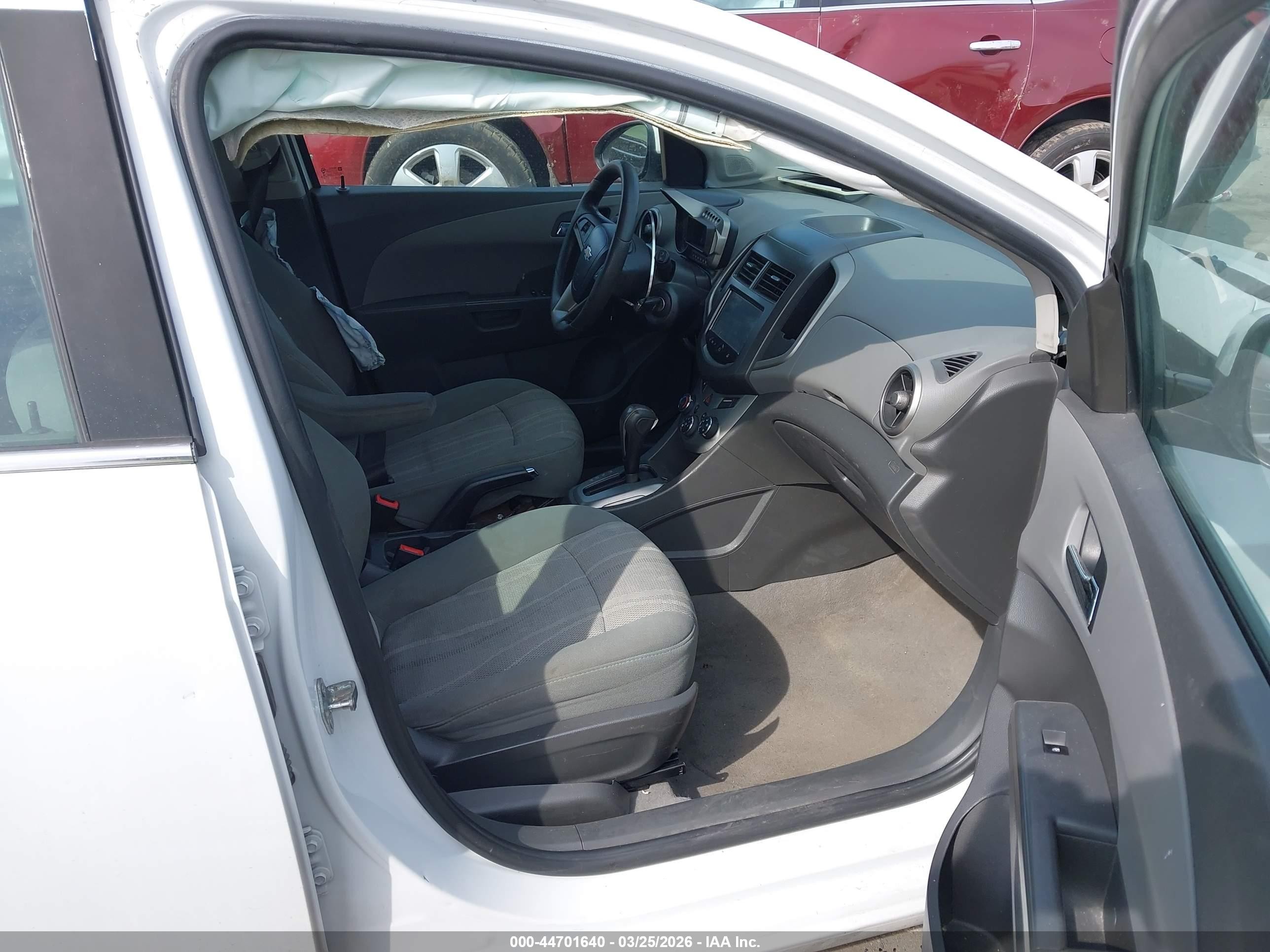 2015 Chevrolet Sonic Lt Auto White vin: 1G1JC6SH4F4160880