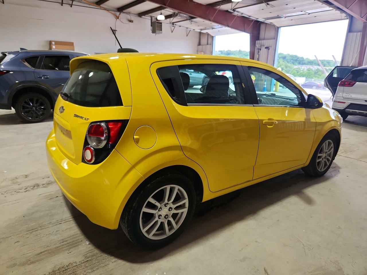 2015 Chevrolet Sonic Lt Yellow vin: 1G1JC6SH4F4181924