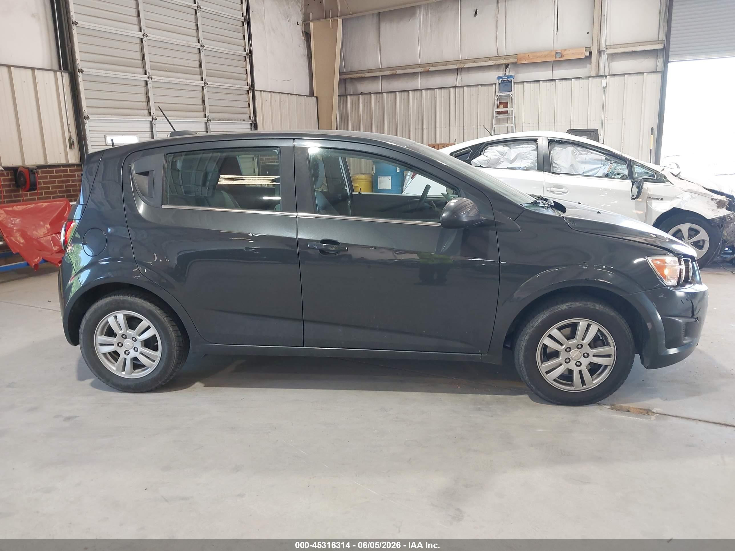 2015 Chevrolet Sonic Lt Auto Серый vin: 1G1JC6SH6F4124883
