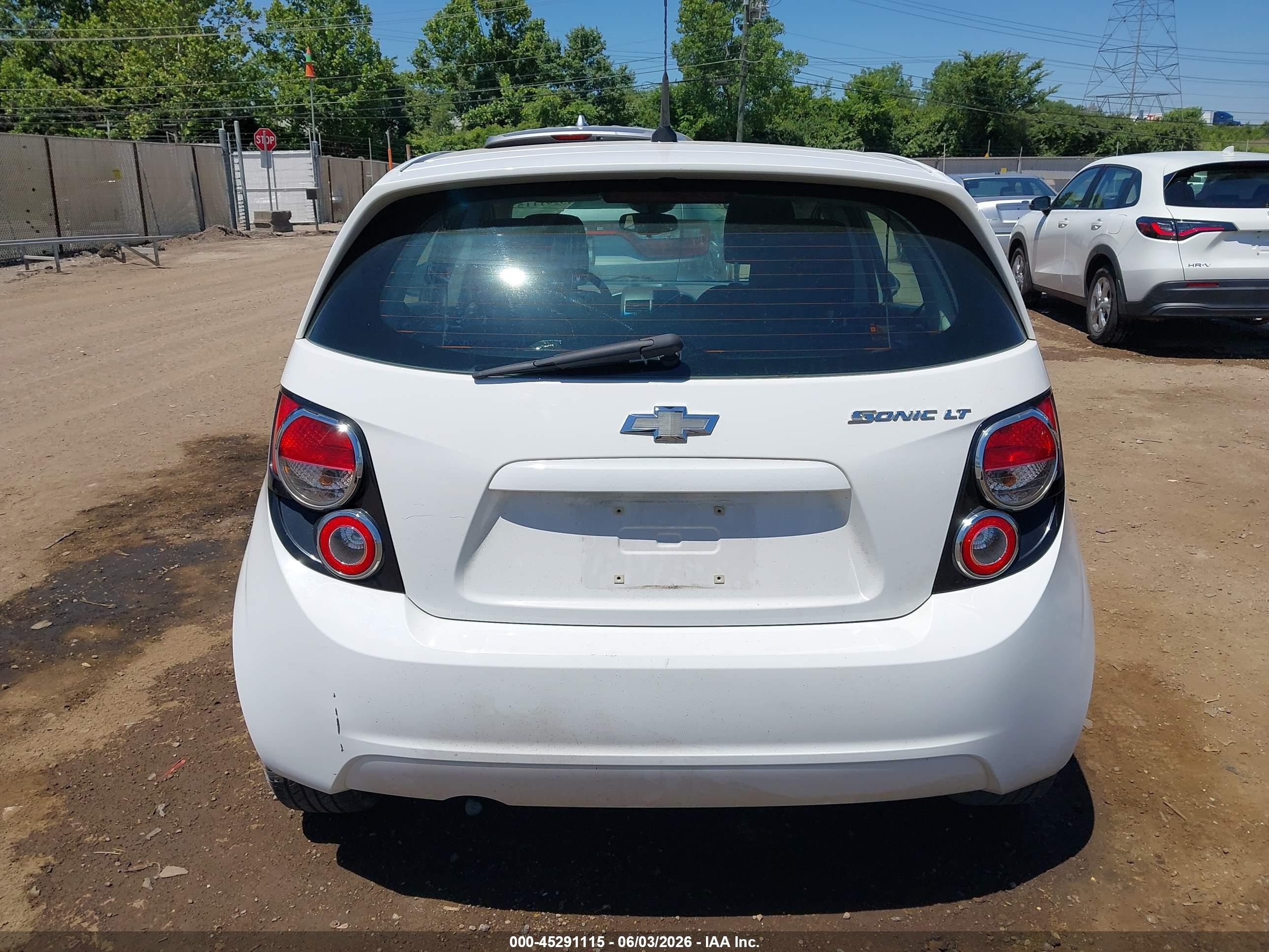 2012 Chevrolet Sonic 2lt White vin: 1G1JC6SH8C4137596