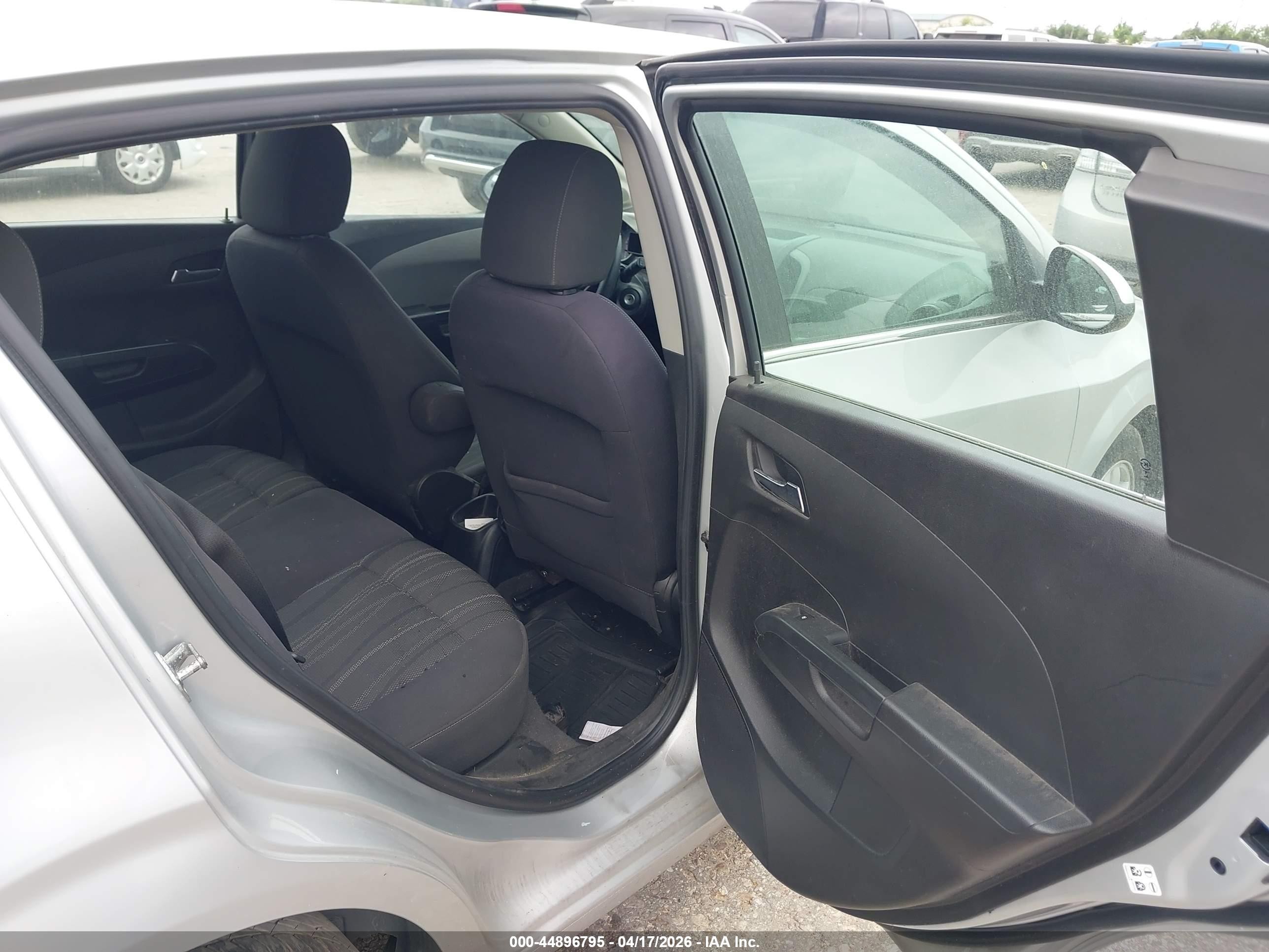 2014 Chevrolet Sonic Lt Auto Silver vin: 1G1JC6SH9E4225687