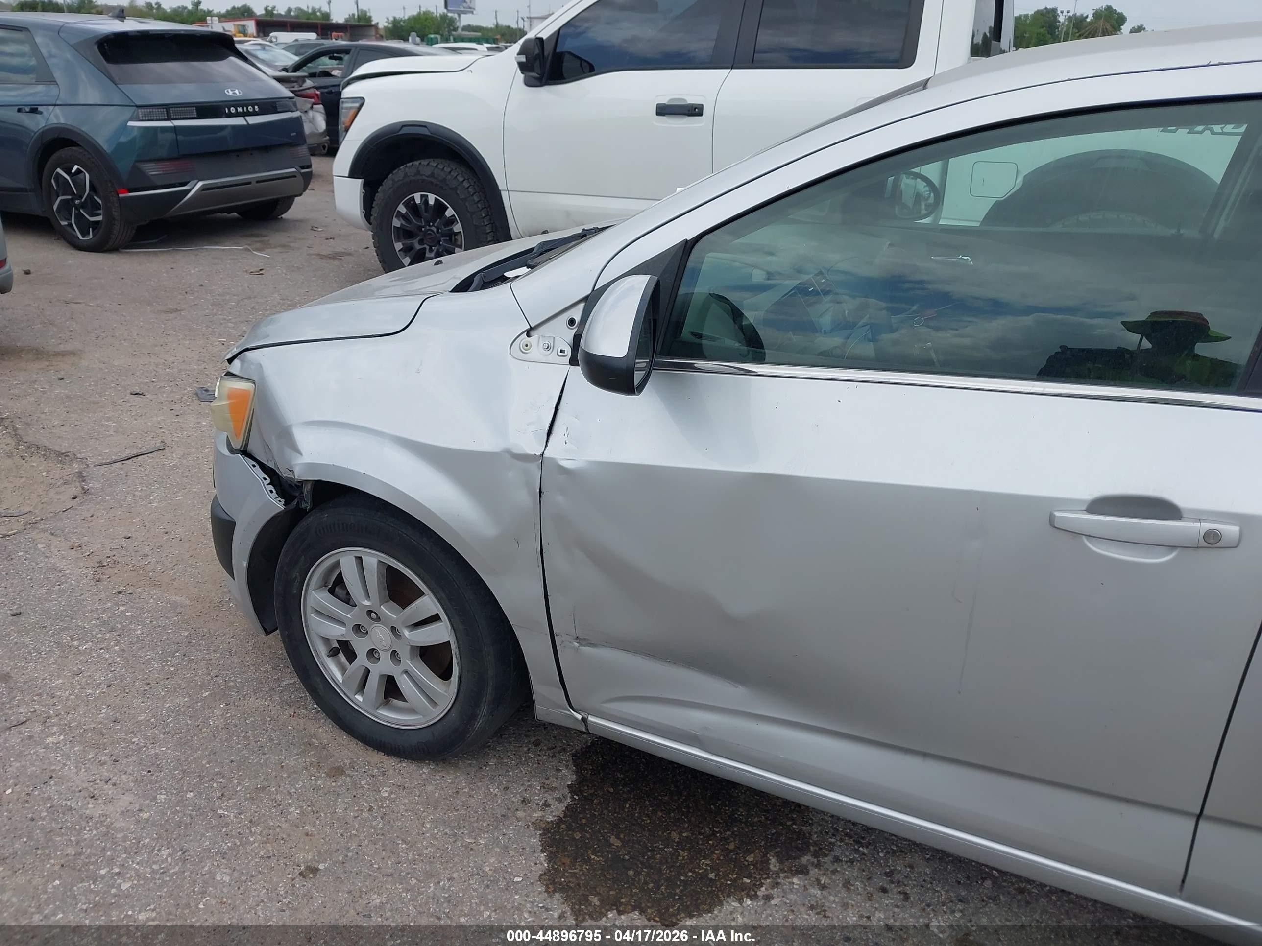 2014 Chevrolet Sonic Lt Auto Silver vin: 1G1JC6SH9E4225687