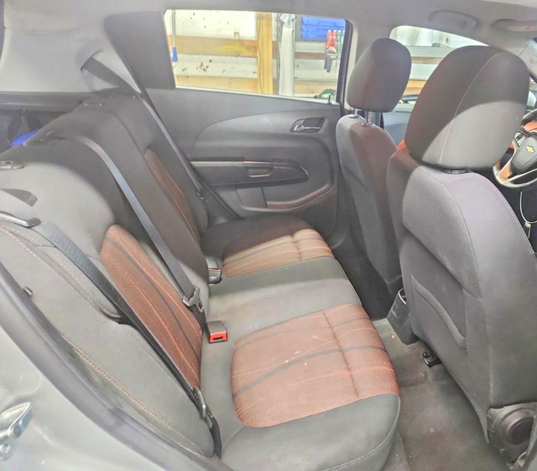 2014 Chevrolet Sonic Lt Silver vin: 1G1JC6SHXE4133133