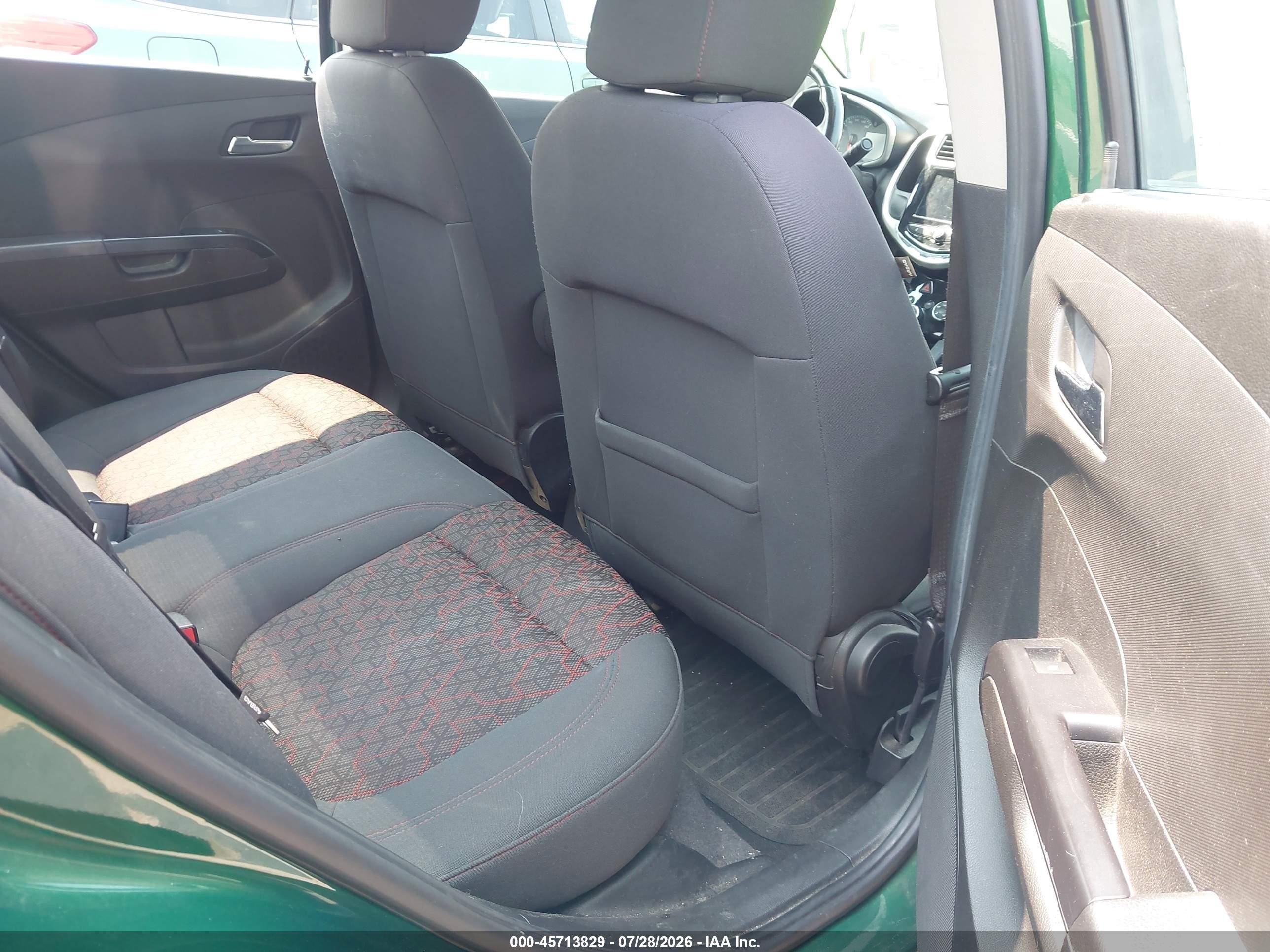 2018 Chevrolet Sonic Lt Auto Зеленый vin: 1G1JD5SH1J4125519