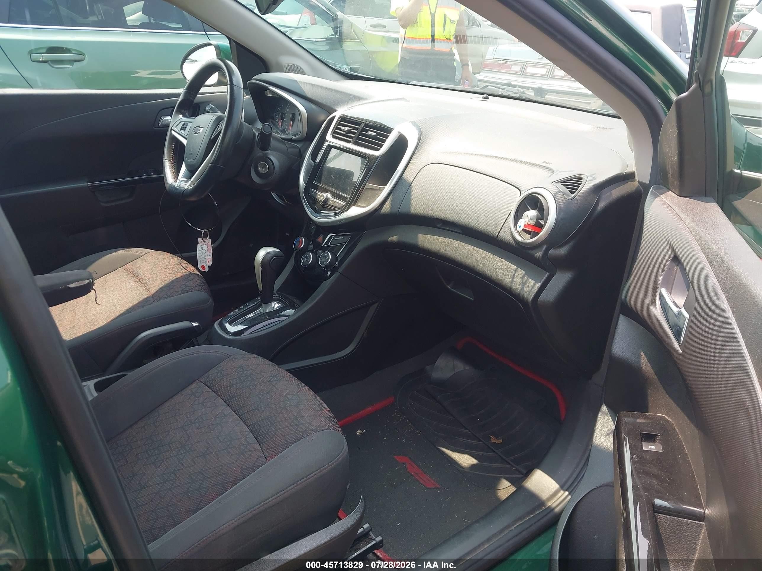 2018 Chevrolet Sonic Lt Auto Зеленый vin: 1G1JD5SH1J4125519