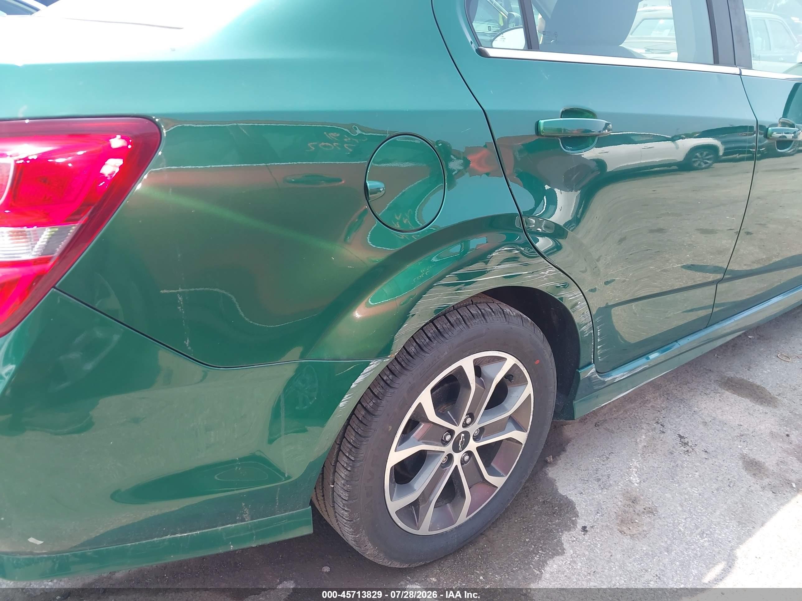 2018 Chevrolet Sonic Lt Auto Зеленый vin: 1G1JD5SH1J4125519
