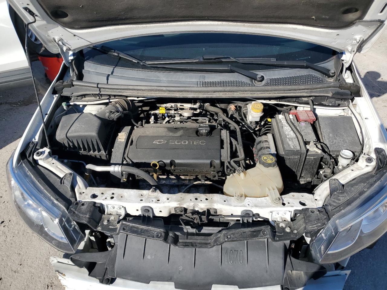 2018 Chevrolet Sonic Lt Белый vin: 1G1JD5SH2J4108941