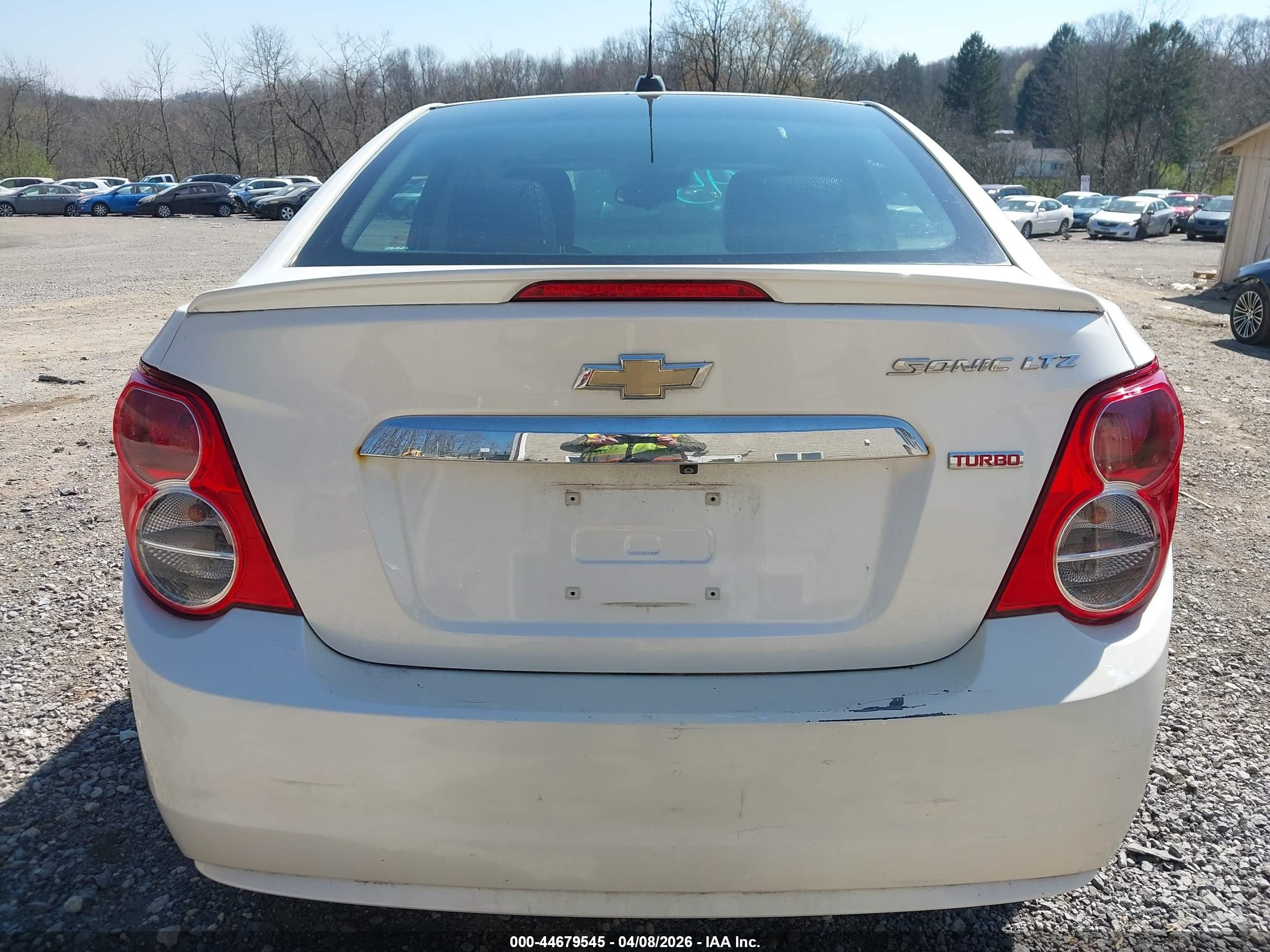 2015 Chevrolet Sonic Ltz Auto White vin: 1G1JE5SB0F4110106