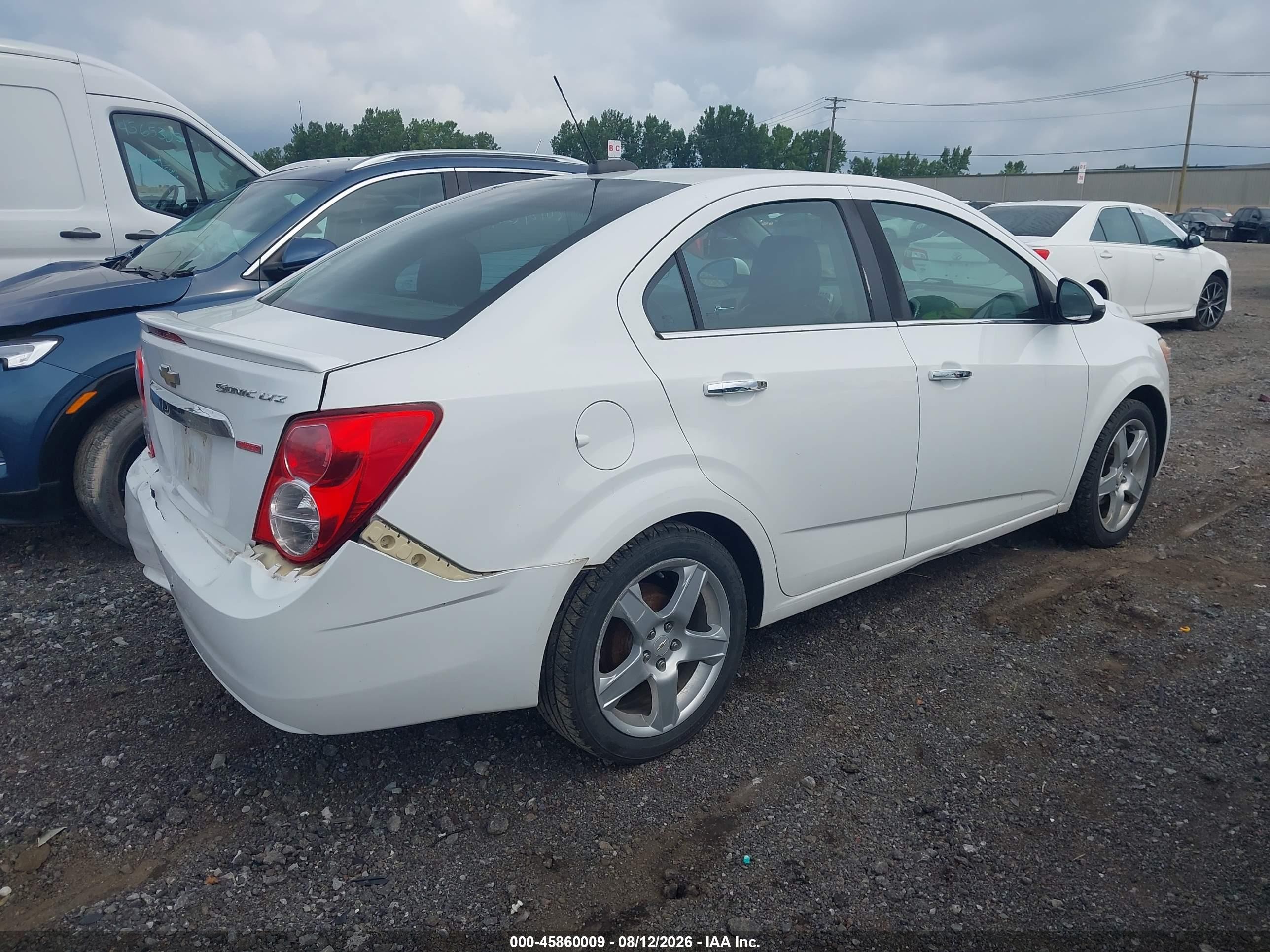 2015 Chevrolet Sonic Ltz Auto Белый vin: 1G1JE5SB1F4197398