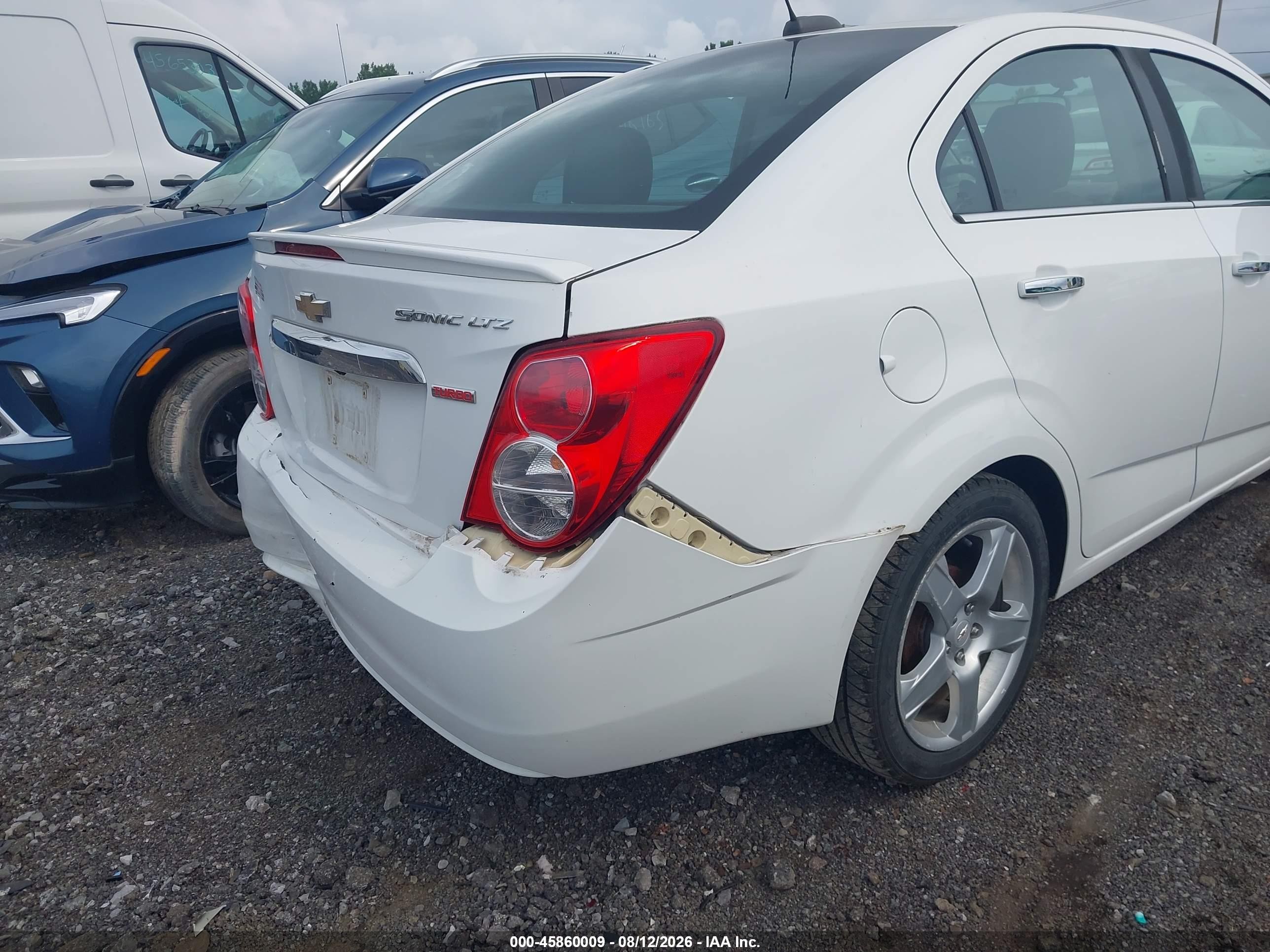 2015 Chevrolet Sonic Ltz Auto Белый vin: 1G1JE5SB1F4197398