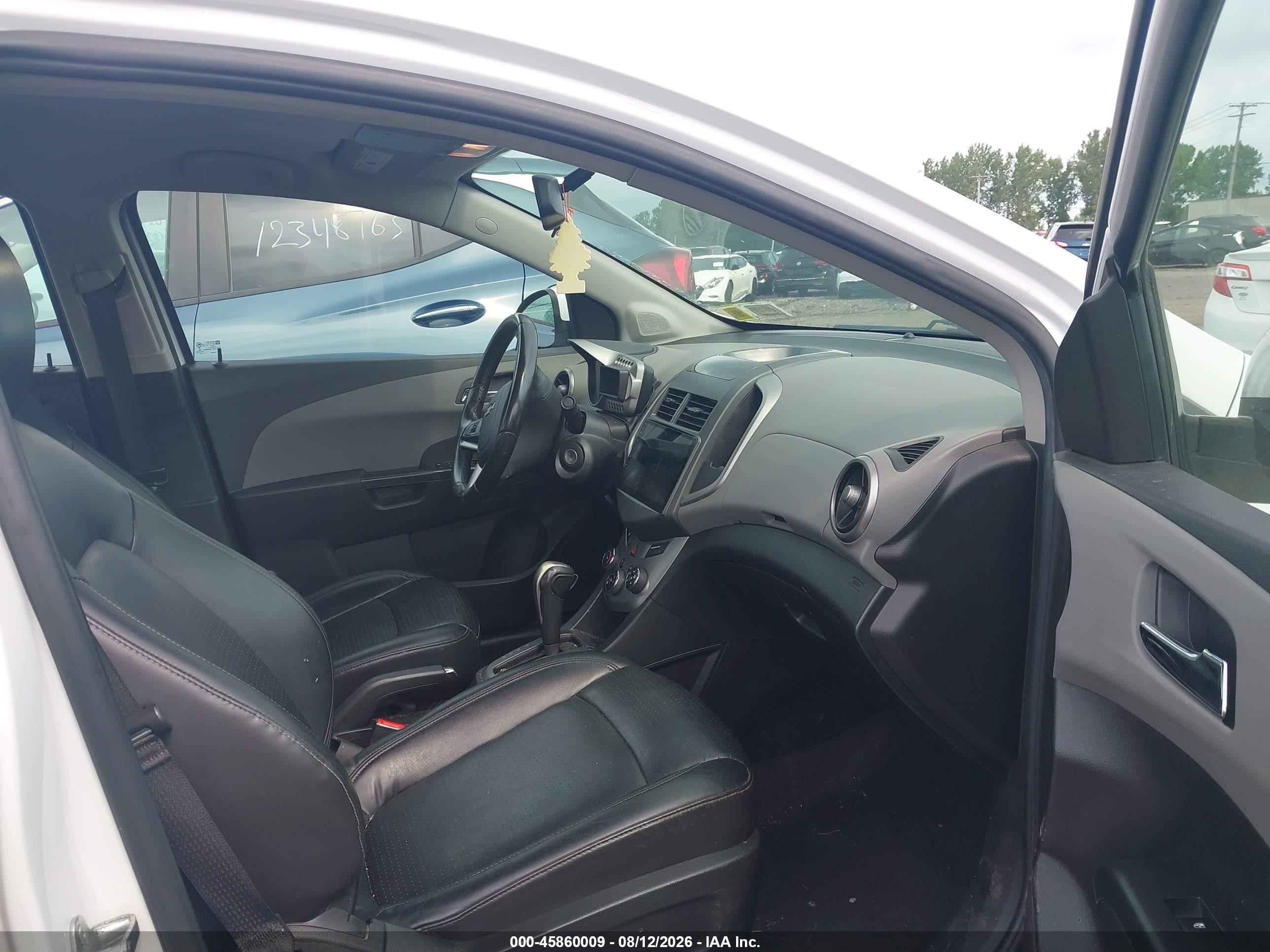 2015 Chevrolet Sonic Ltz Auto Белый vin: 1G1JE5SB1F4197398