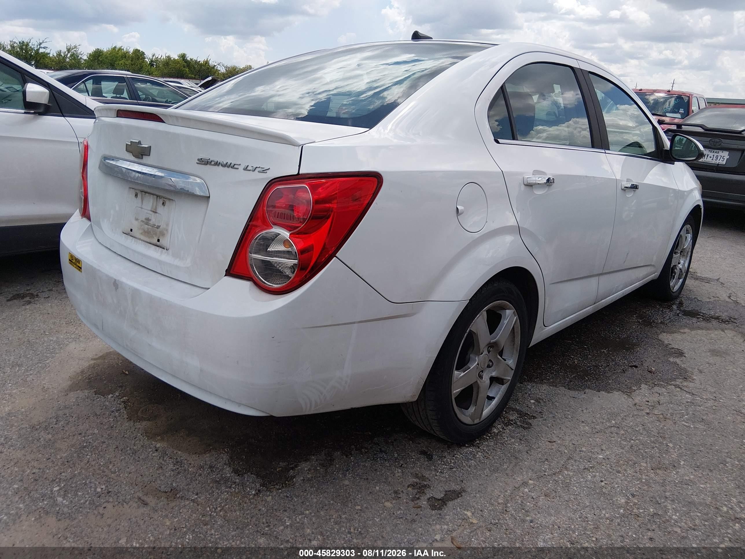 2013 Chevrolet Sonic Ltz Auto White vin: 1G1JE5SH4D4175400