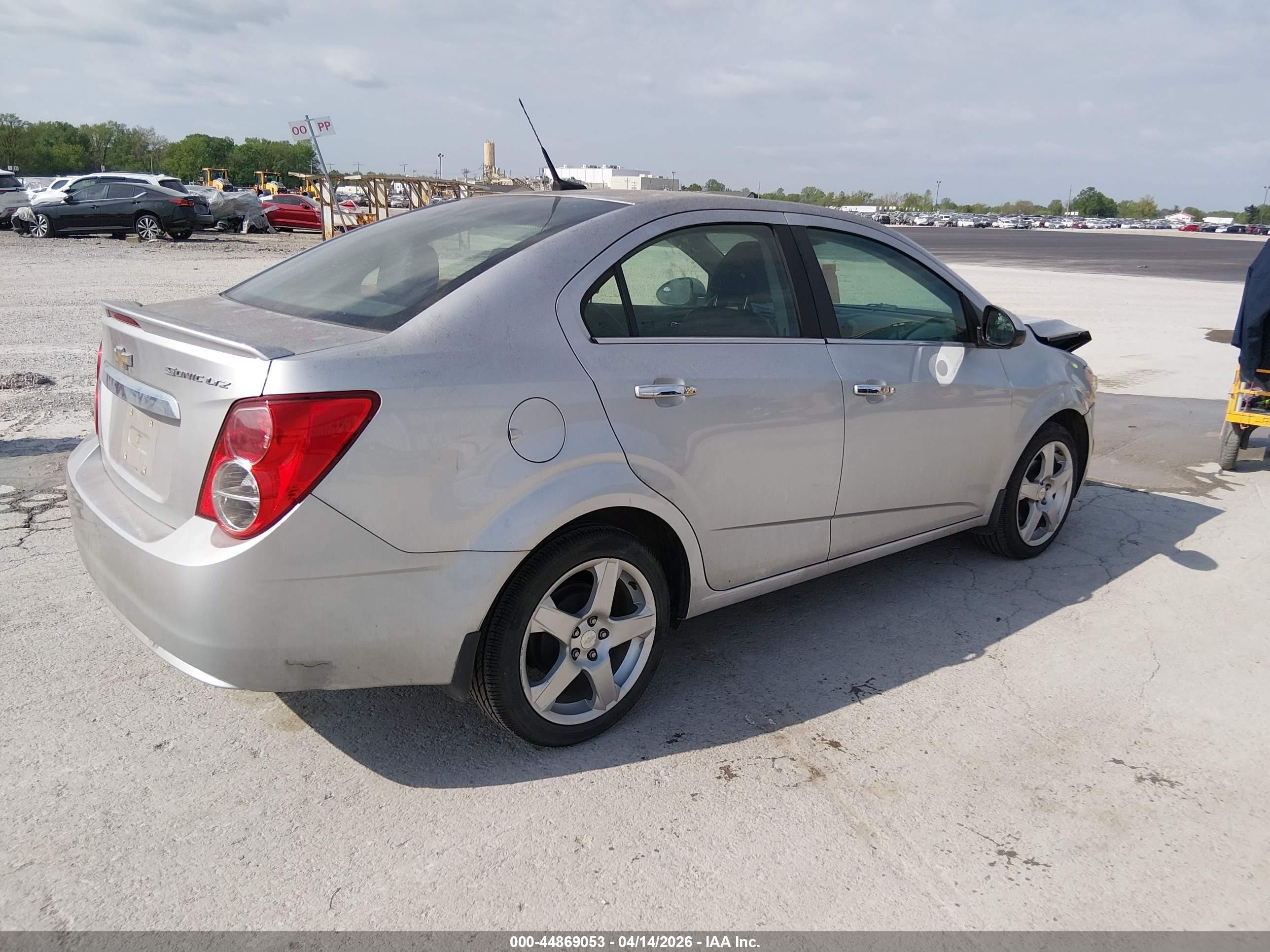 2013 Chevrolet Sonic Ltz Auto Silver vin: 1G1JE5SHXD4195425