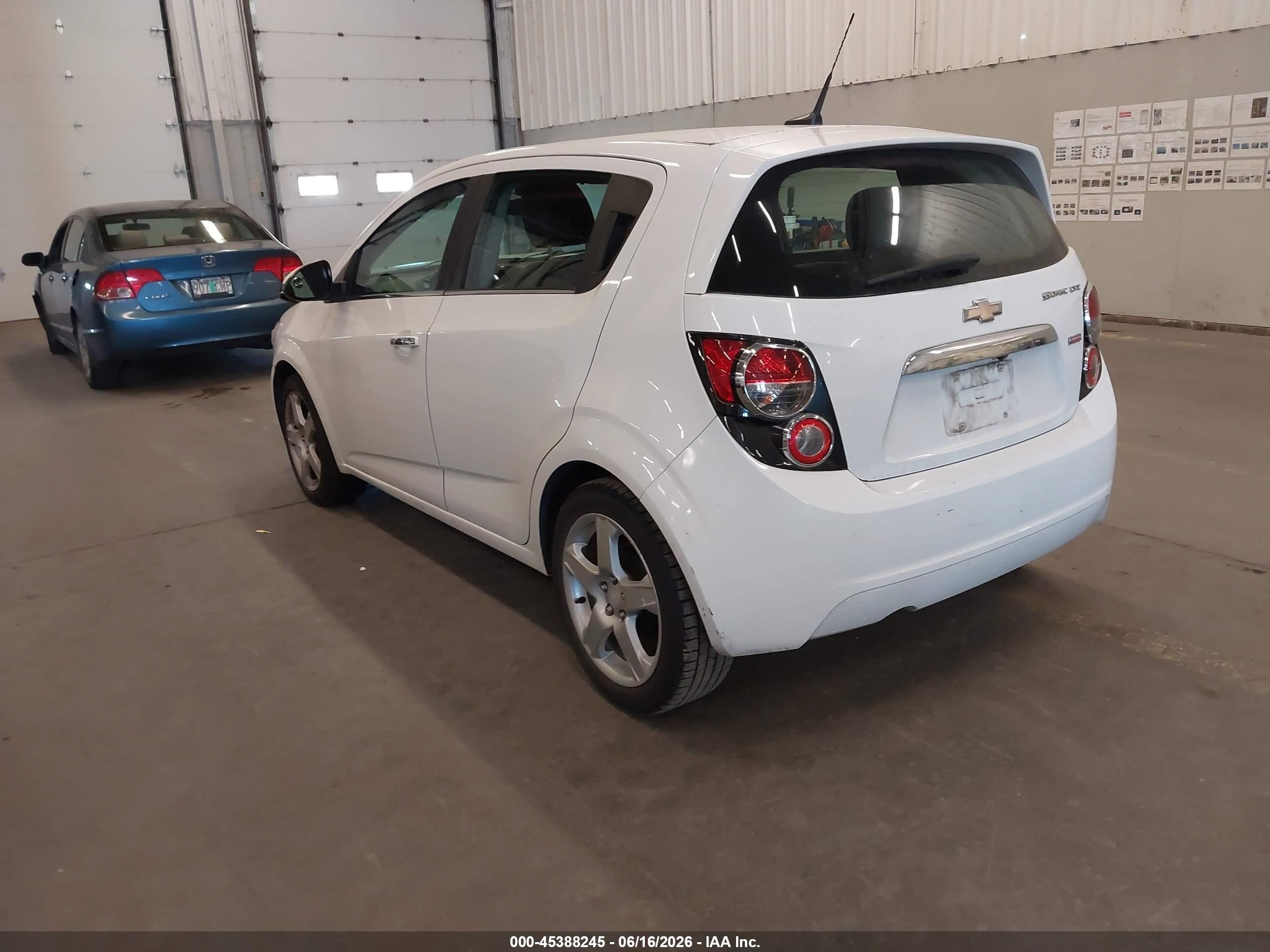 2014 Chevrolet Sonic Ltz Auto White vin: 1G1JE6SB0E4216639