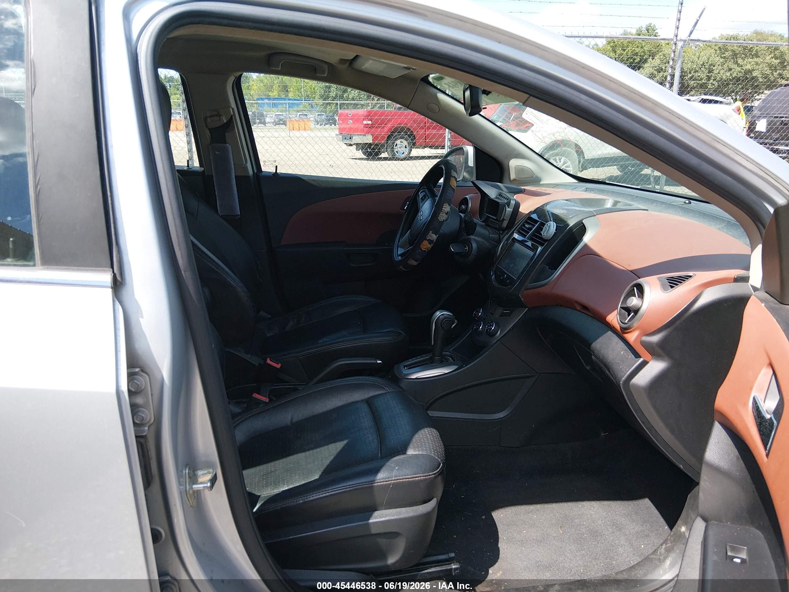 2015 Chevrolet Sonic Ltz Auto Silver vin: 1G1JE6SB1F4107673
