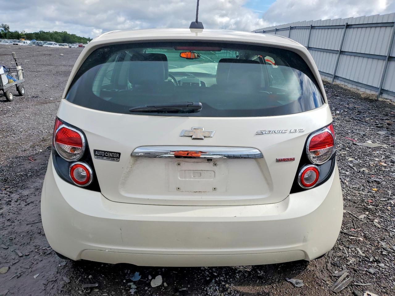 2015 Chevrolet Sonic Ltz White vin: 1G1JE6SB2F4186500