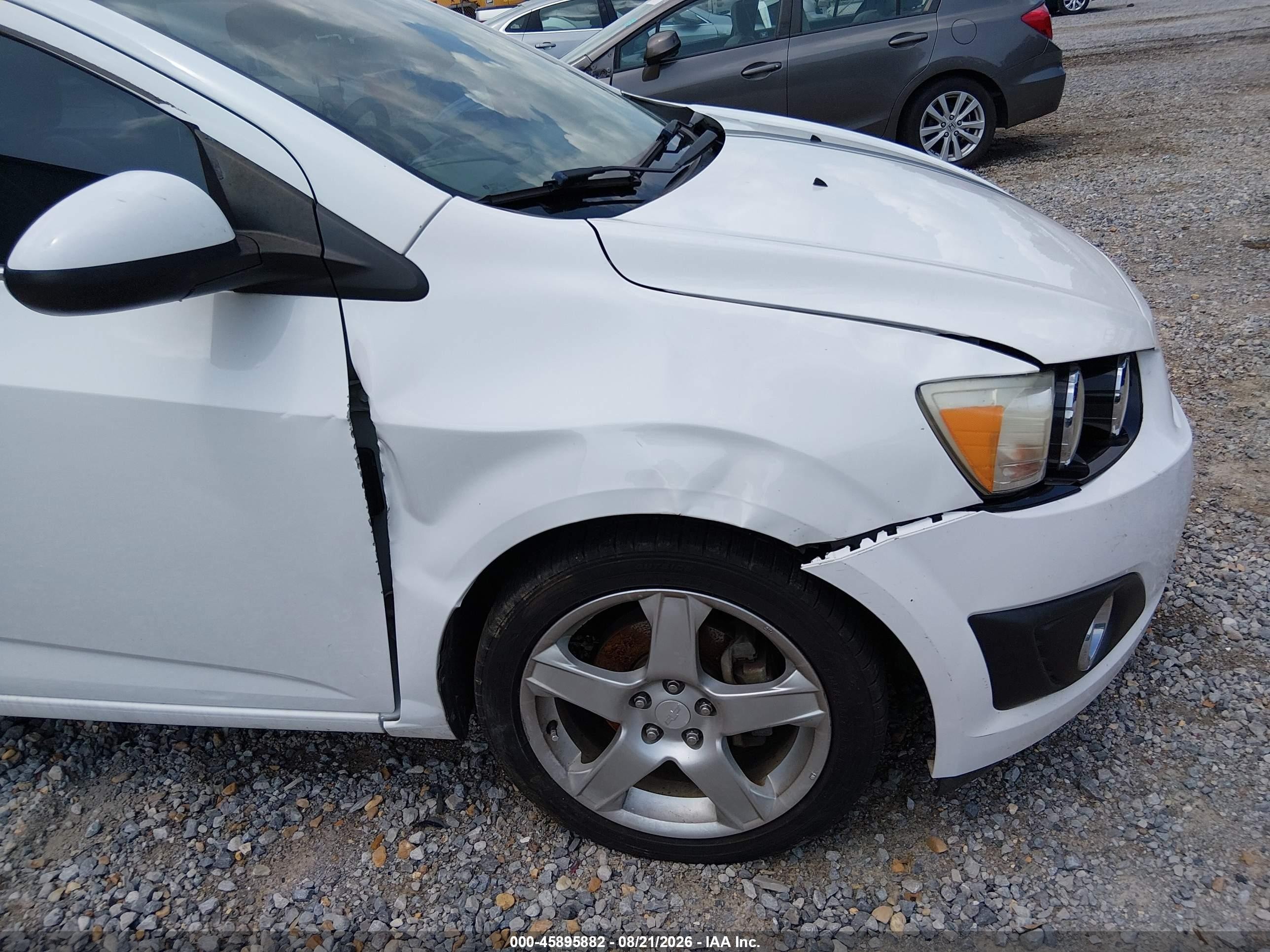 2015 Chevrolet Sonic Ltz Auto White vin: 1G1JE6SB5F4130390