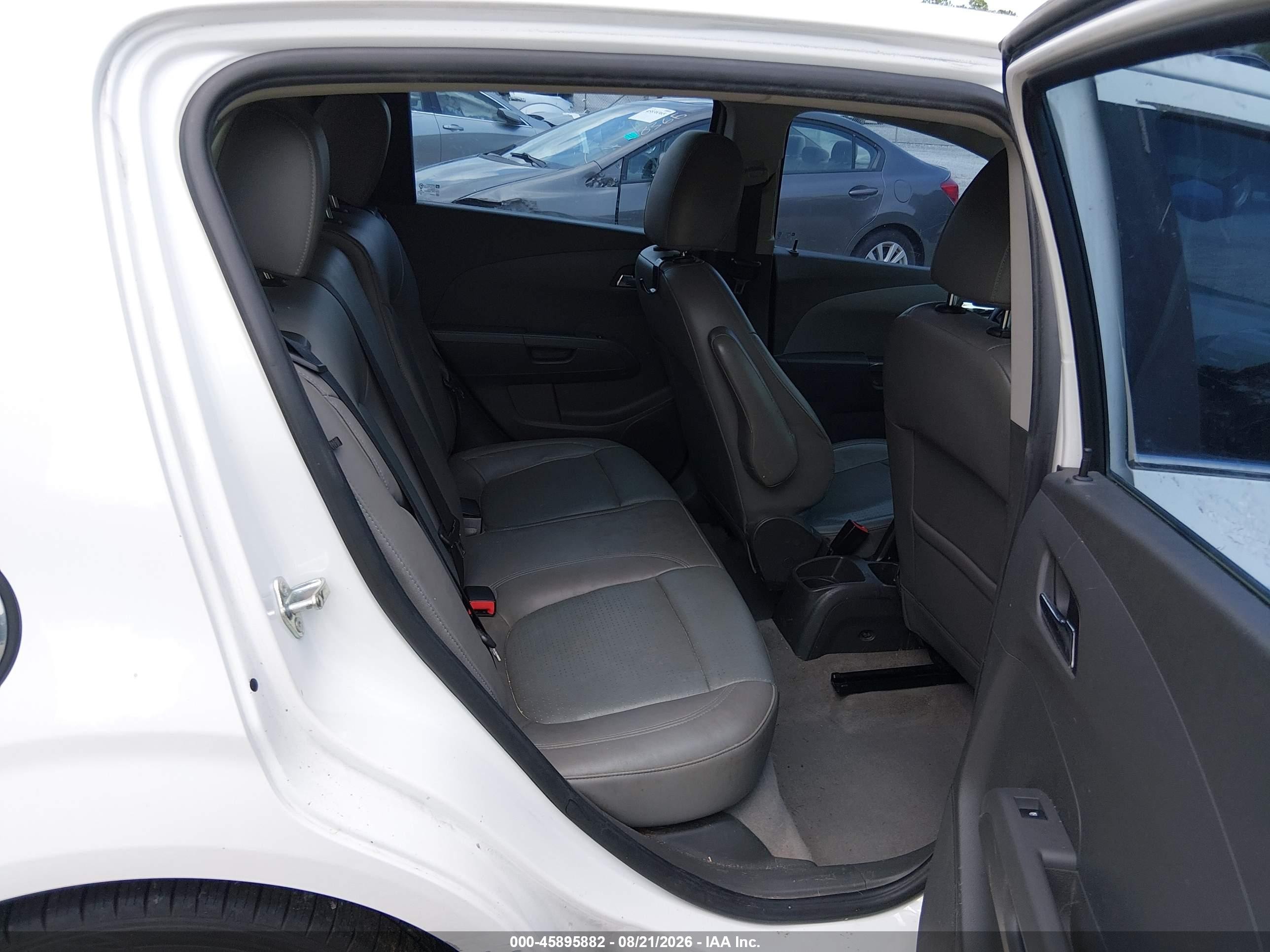2015 Chevrolet Sonic Ltz Auto White vin: 1G1JE6SB5F4130390