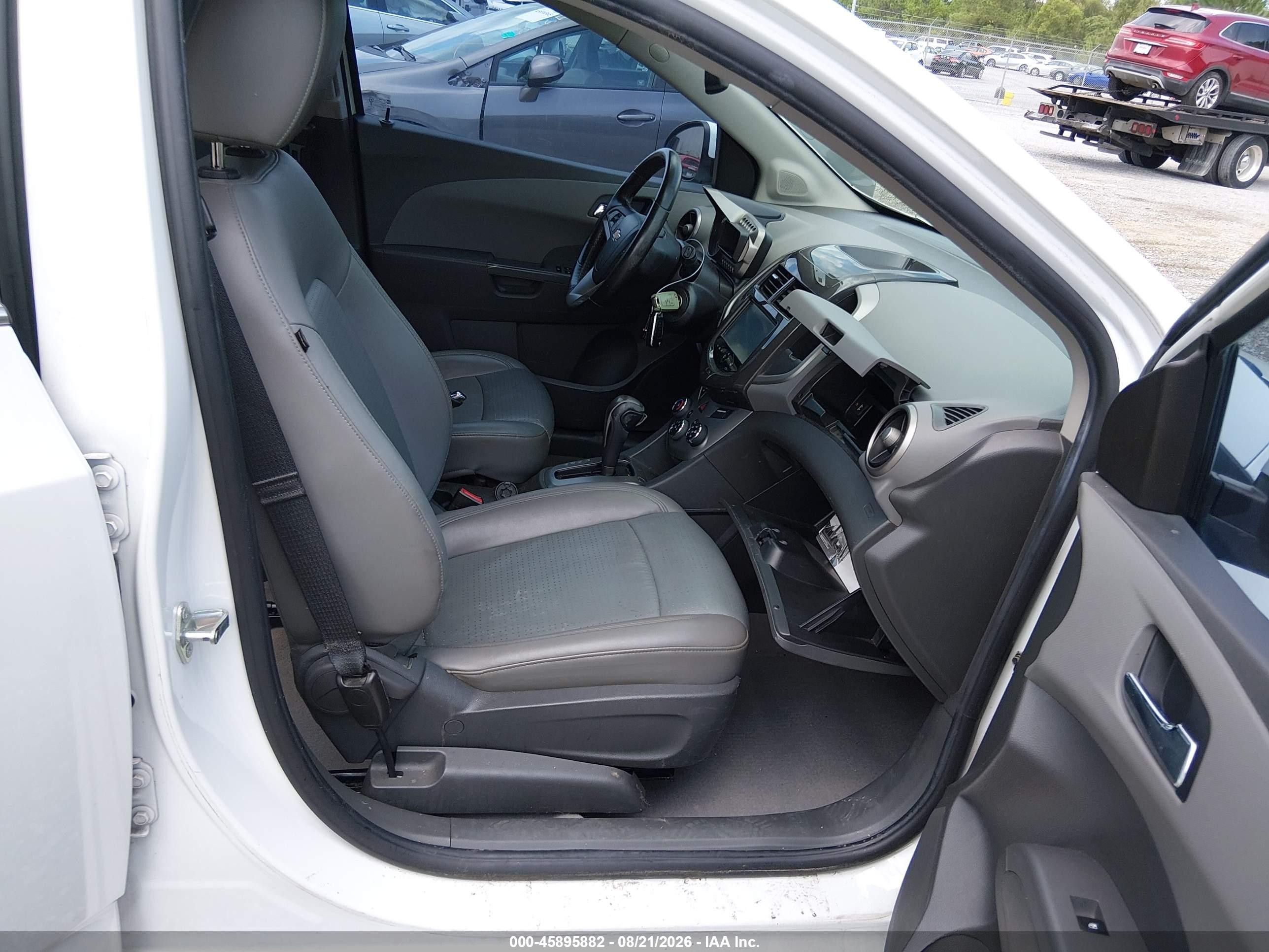 2015 Chevrolet Sonic Ltz Auto White vin: 1G1JE6SB5F4130390