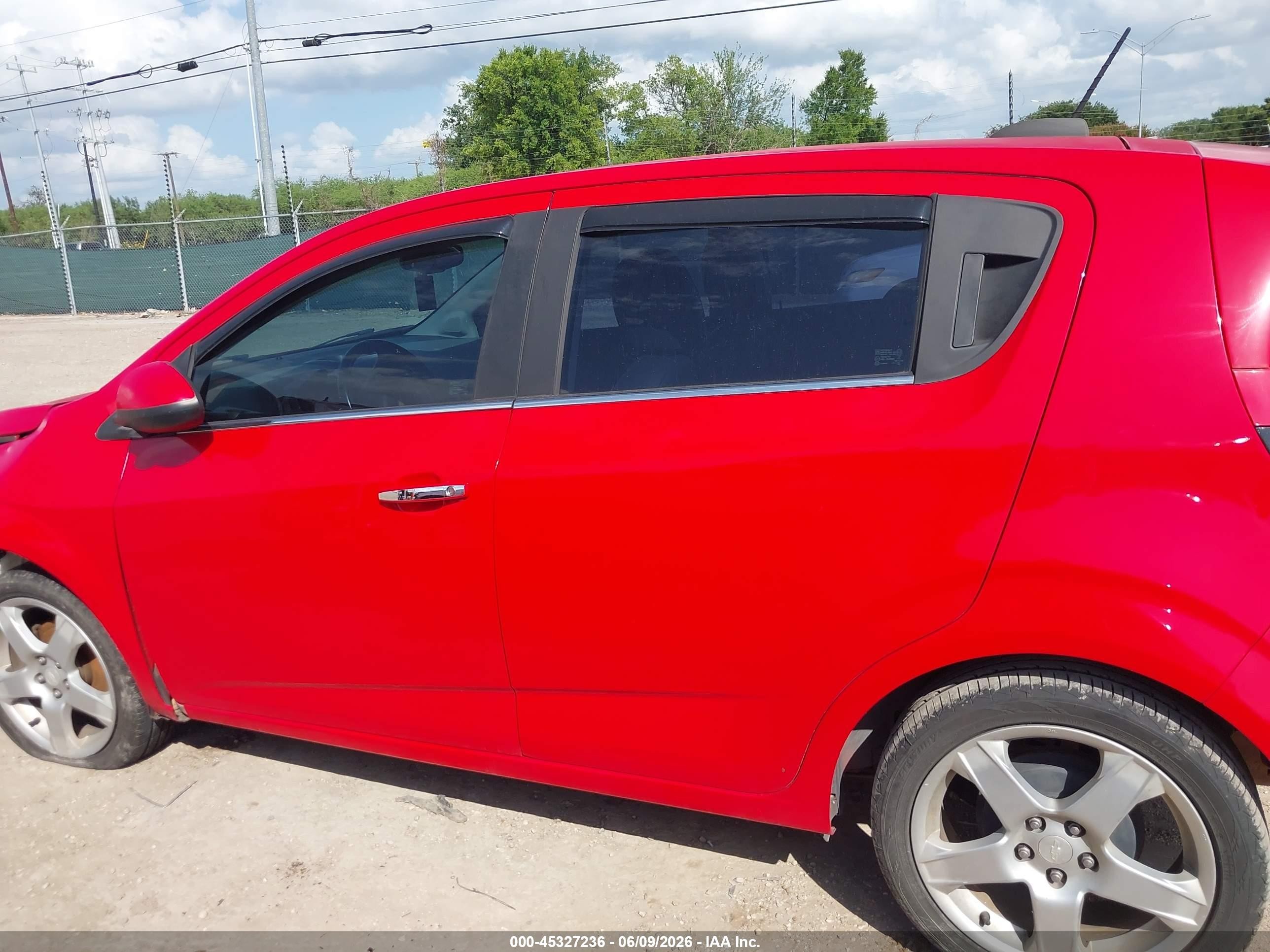2015 Chevrolet Sonic Ltz Auto Красный vin: 1G1JE6SB6F4187410