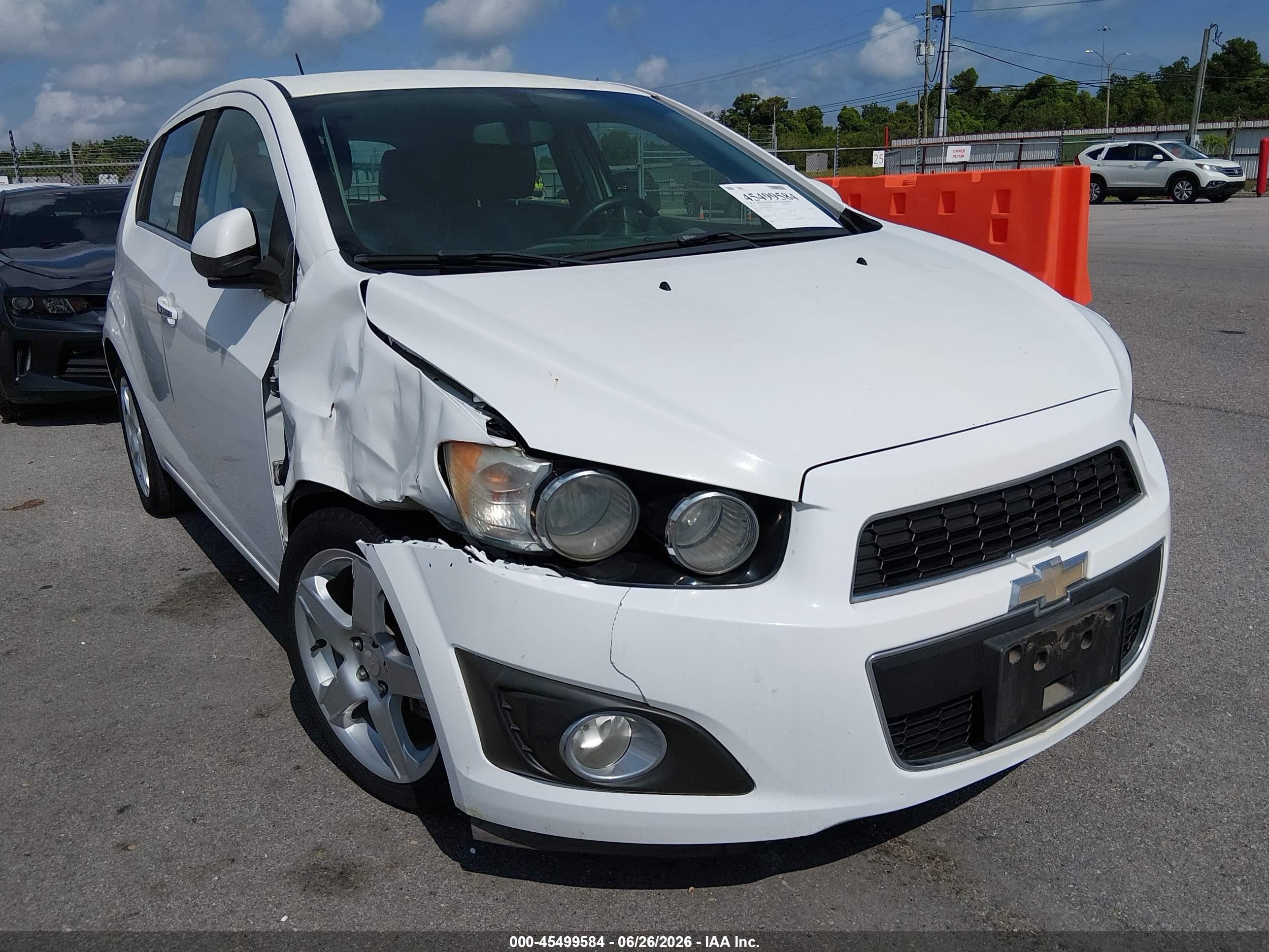 2015 Chevrolet Sonic Ltz Auto White vin: 1G1JE6SB8F4207768