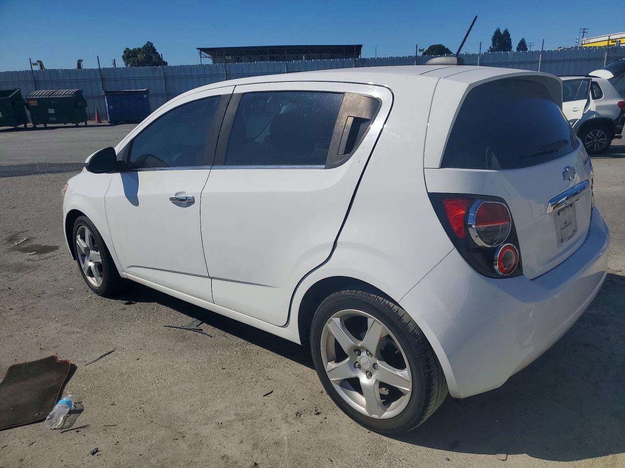 2015 Chevrolet Sonic Ltz Белый vin: 1G1JE6SBXF4120762