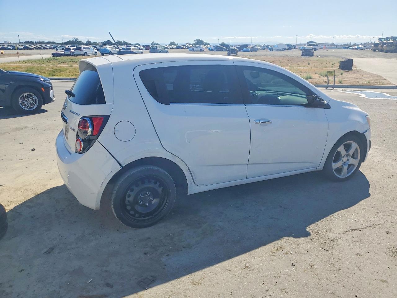 2015 Chevrolet Sonic Ltz Белый vin: 1G1JE6SBXF4120762