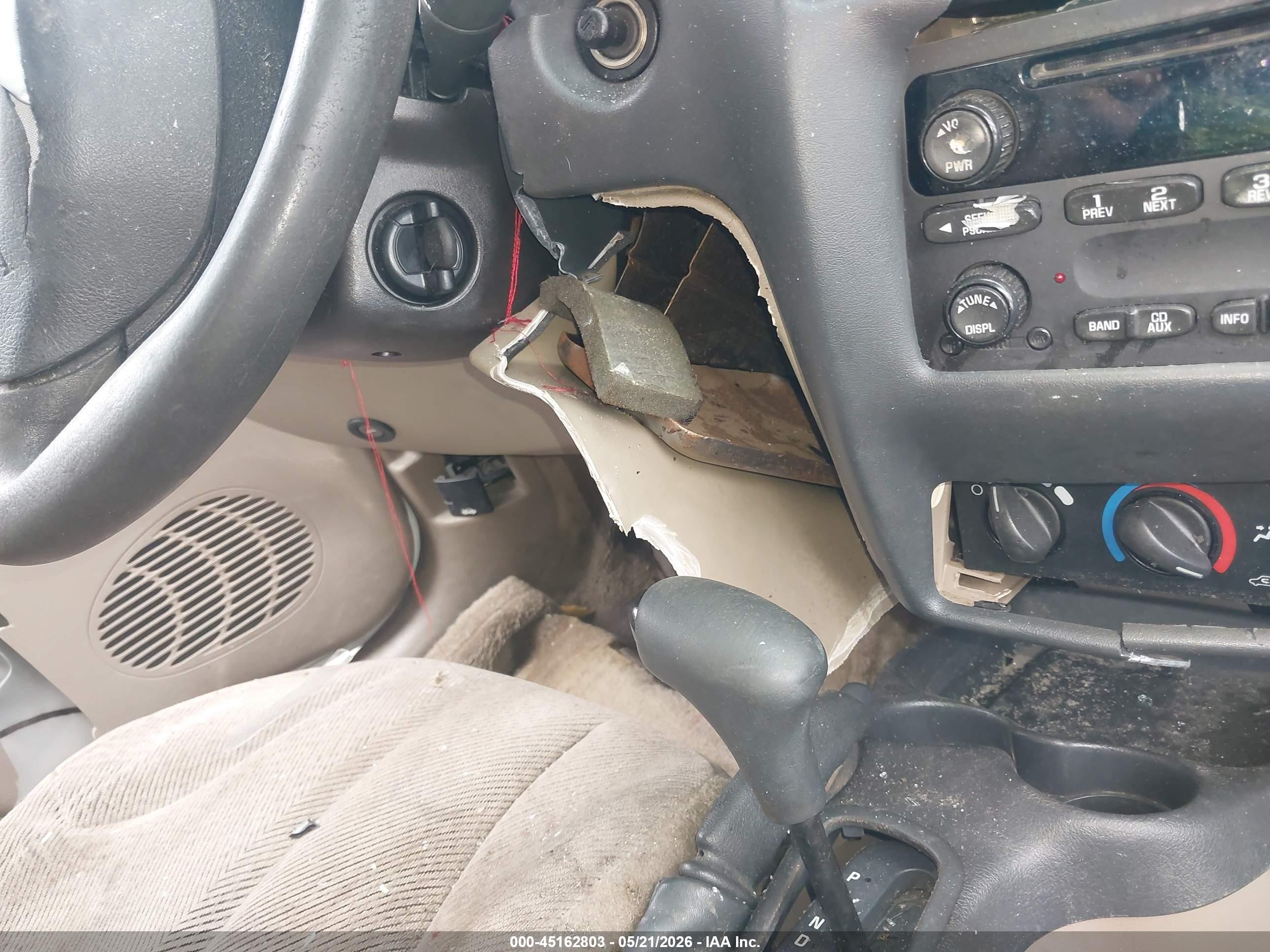 2004 Chevrolet Cavalier Ls Белый vin: 1G1JF52F147300685
