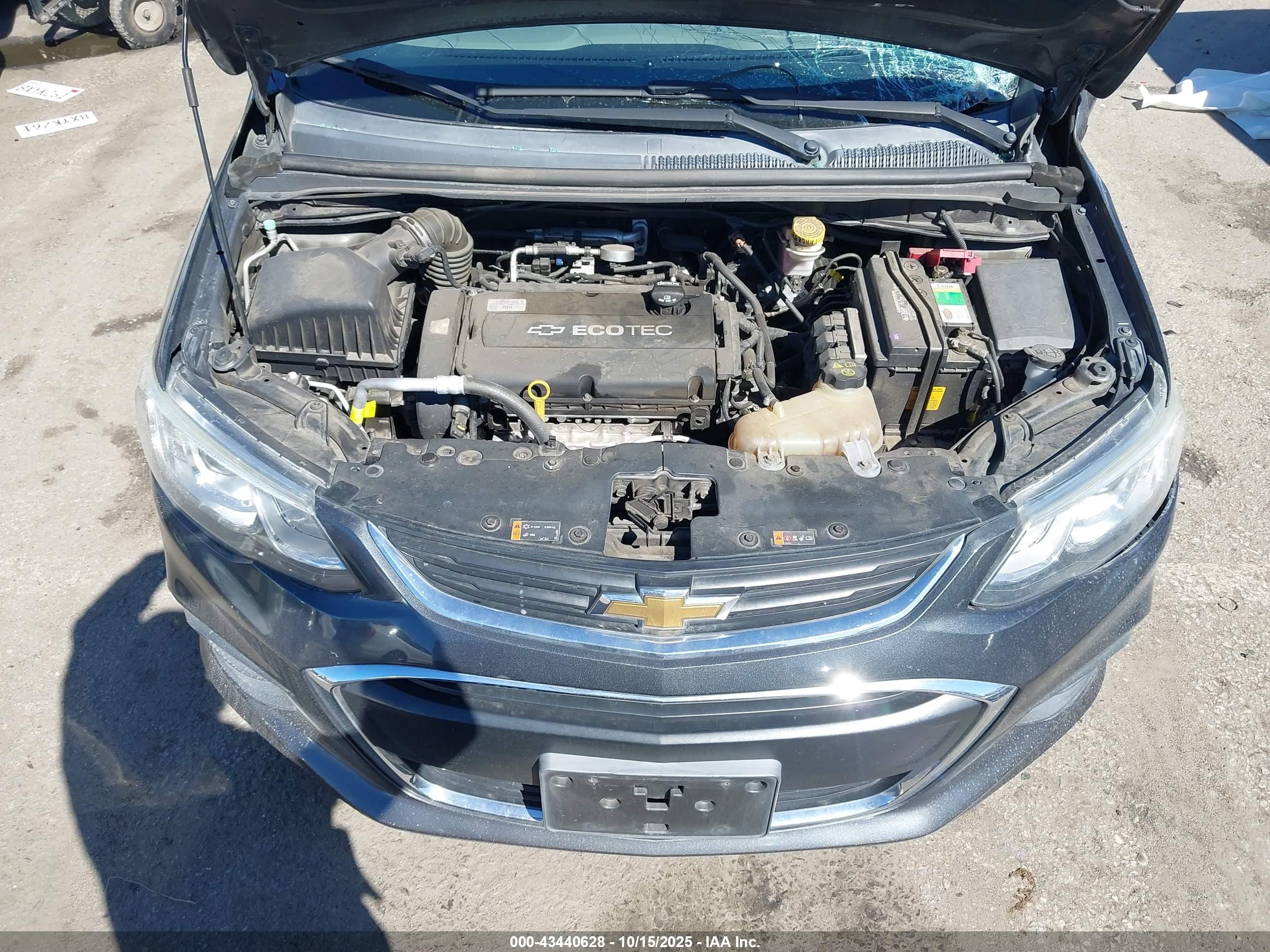 2018 Chevrolet Sonic Lt Auto Серый vin: 1G1JG6SH0J4103945