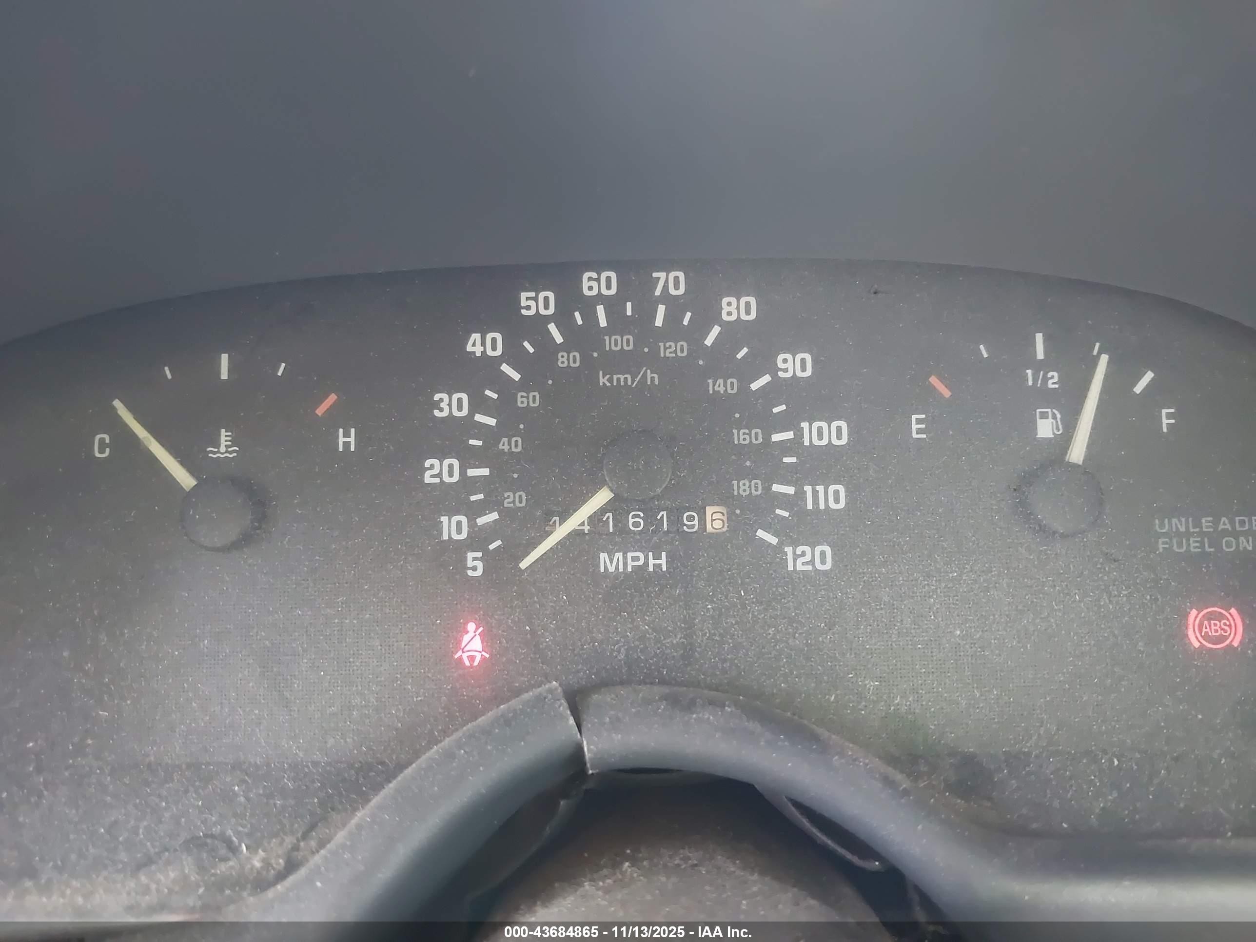 1996 Chevrolet Corsica   Красный vin: 1G1LD5546TY100435