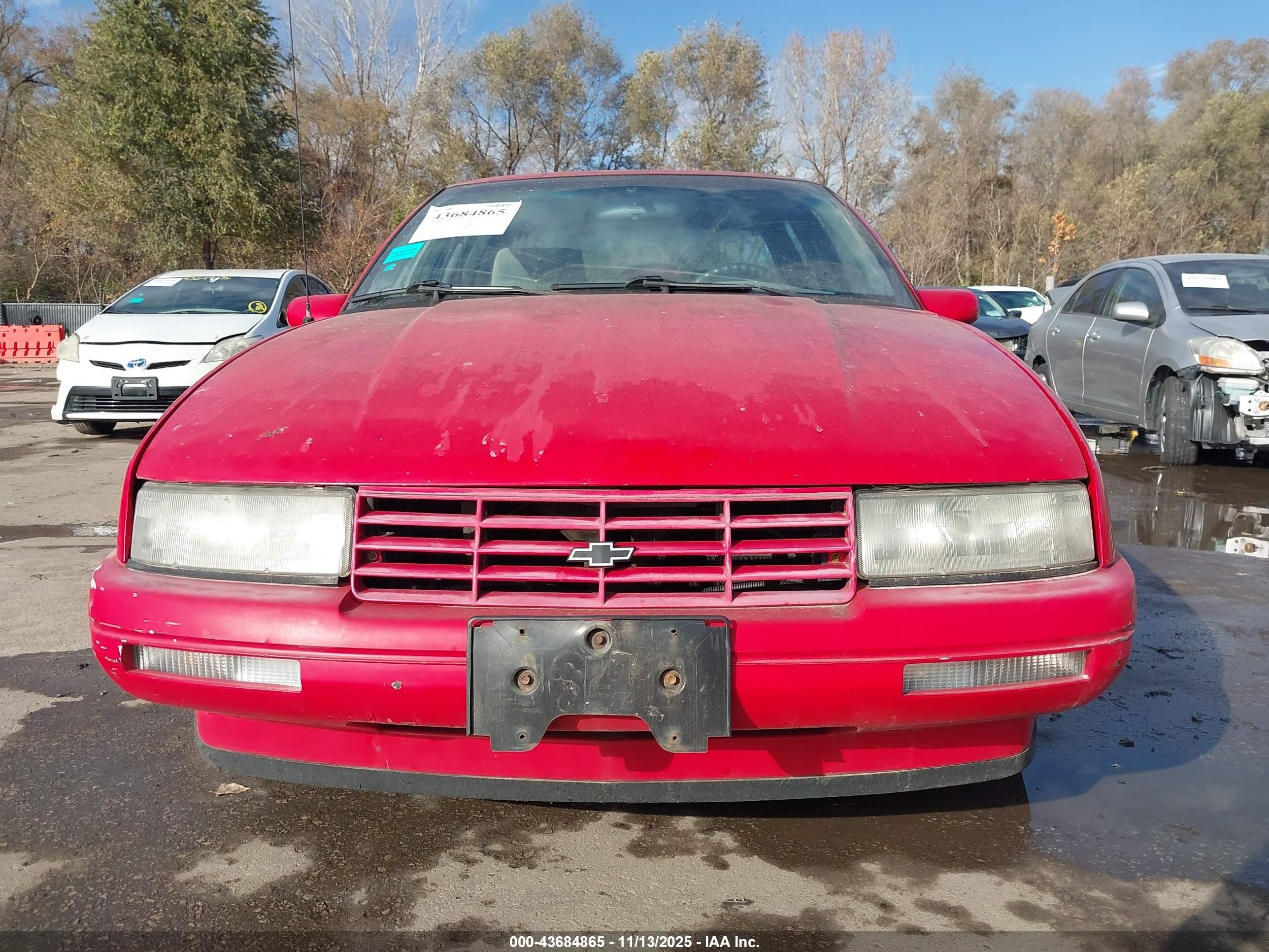 1996 Chevrolet Corsica   Красный vin: 1G1LD5546TY100435