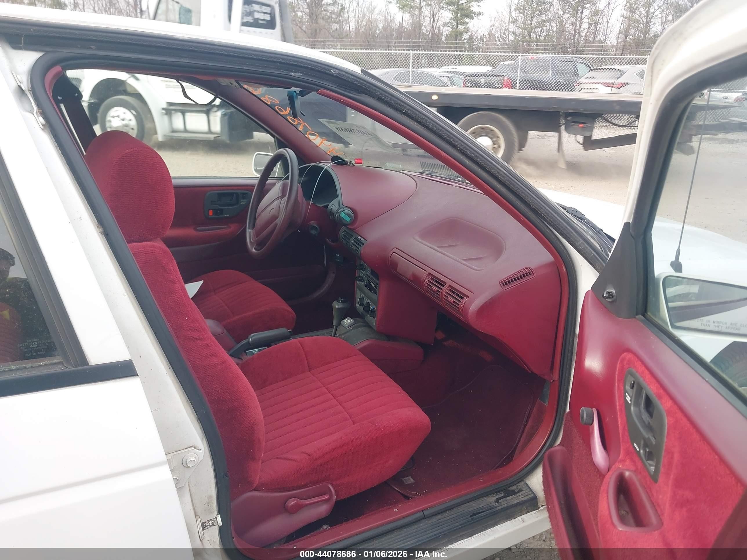 1996 Chevrolet Corsica   White vin: 1G1LD55M7TY189416