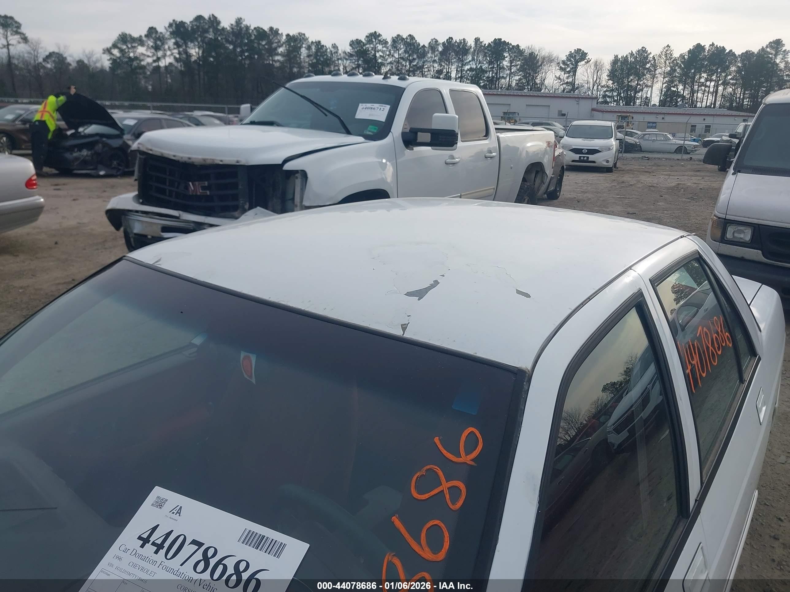 1996 Chevrolet Corsica   White vin: 1G1LD55M7TY189416