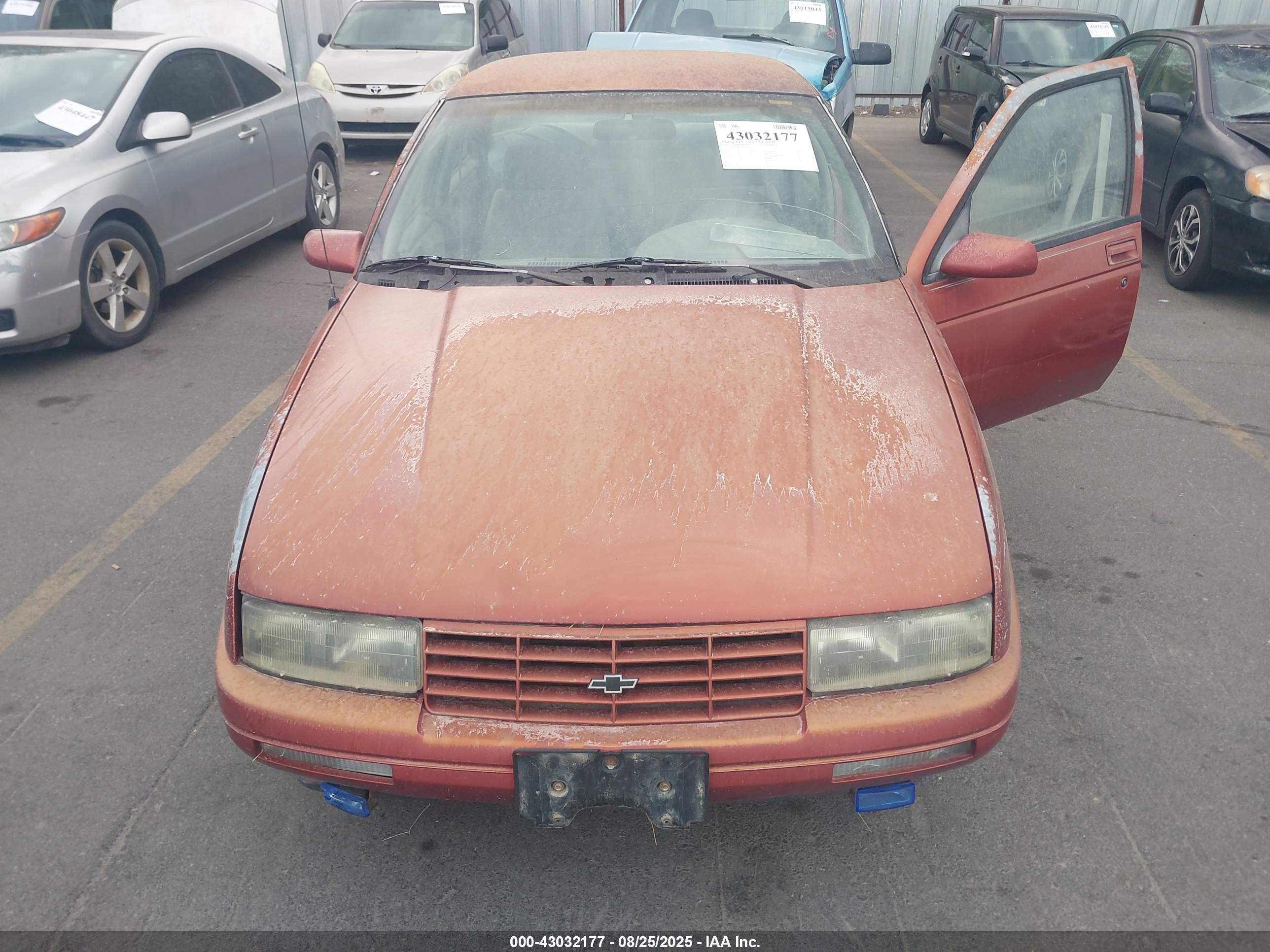 1996 Chevrolet Corsica   Red vin: 1G1LD55MXTY215295