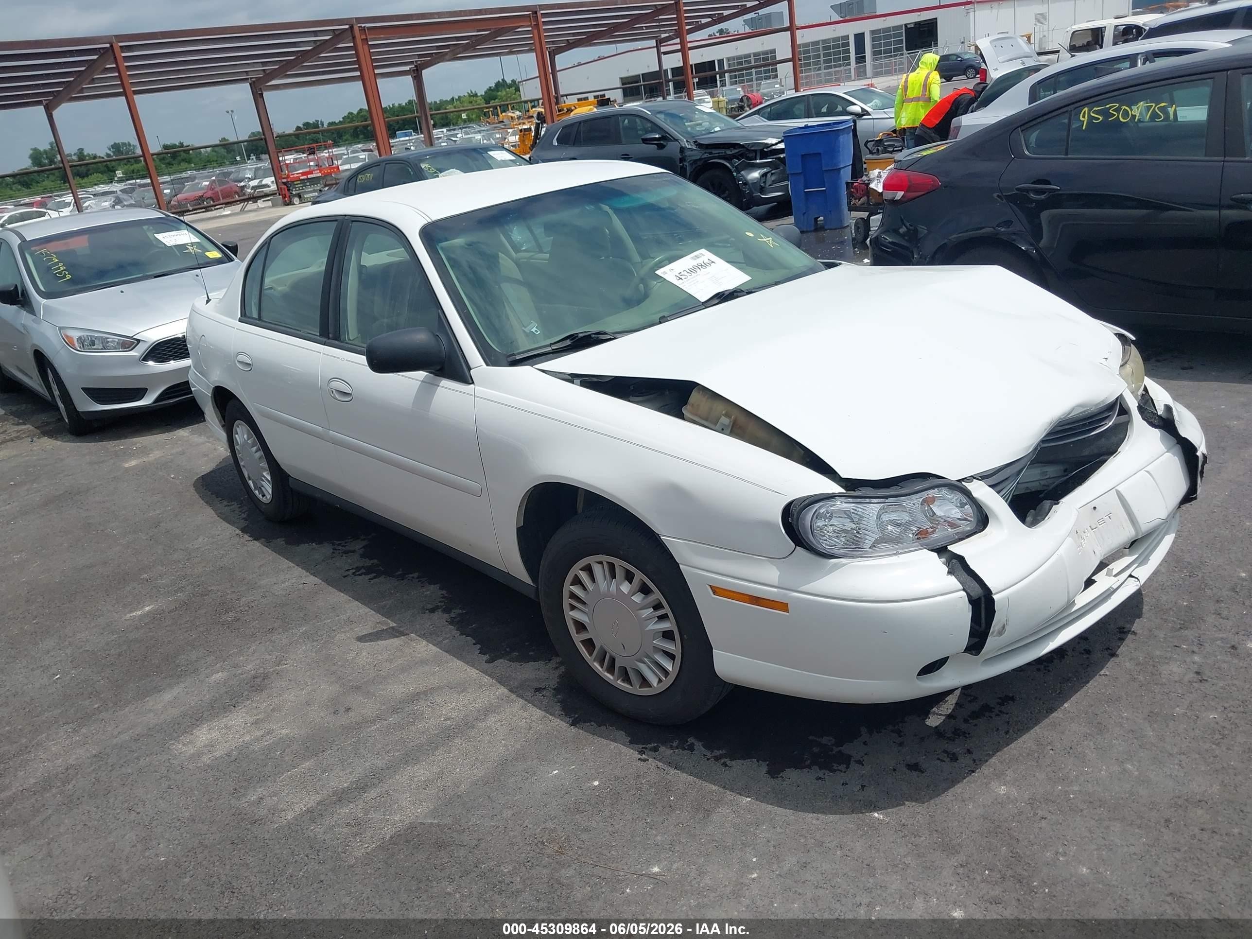 2004 Chevrolet Classic   White vin: 1G1ND52F04M539489