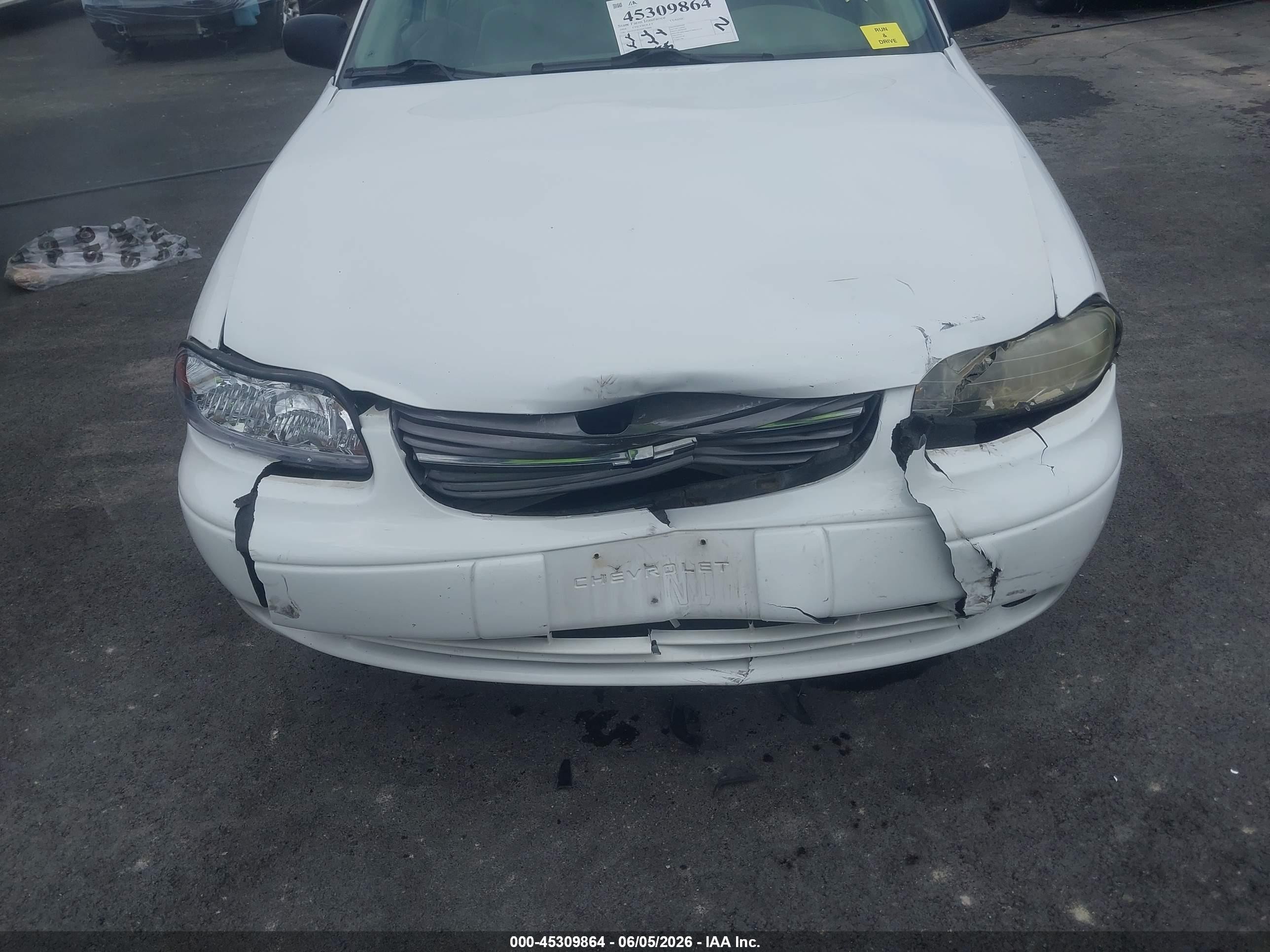2004 Chevrolet Classic   White vin: 1G1ND52F04M539489
