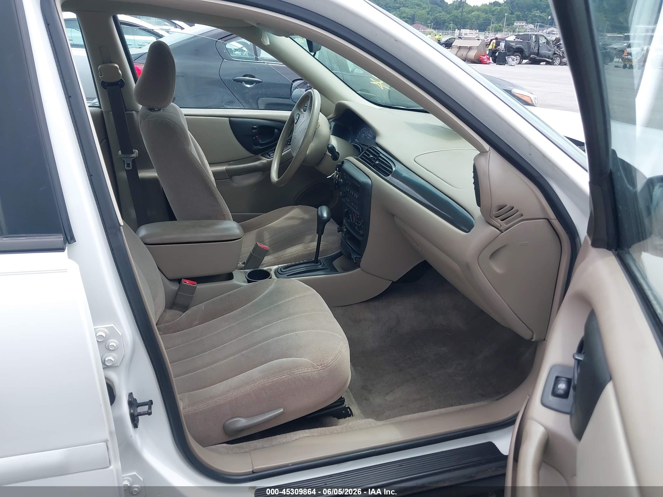 2004 Chevrolet Classic   White vin: 1G1ND52F04M539489